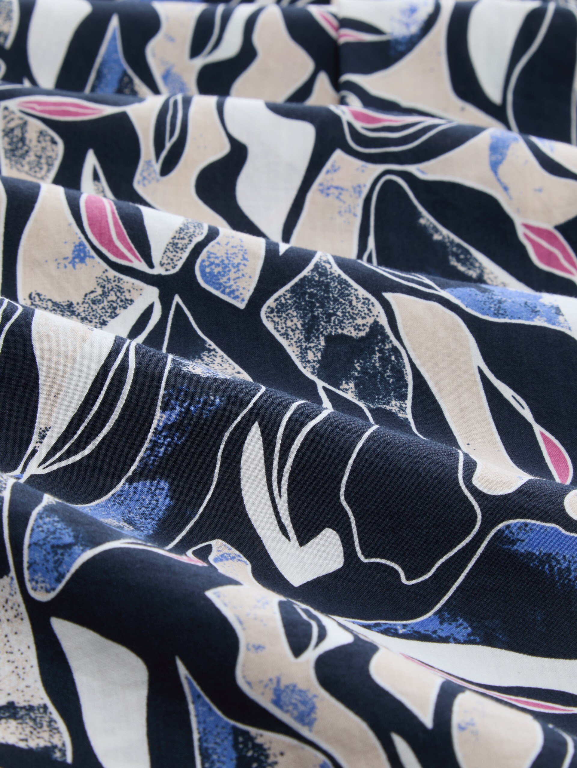 Bluse mit Muster - organic shapes design - Material-Ansicht
