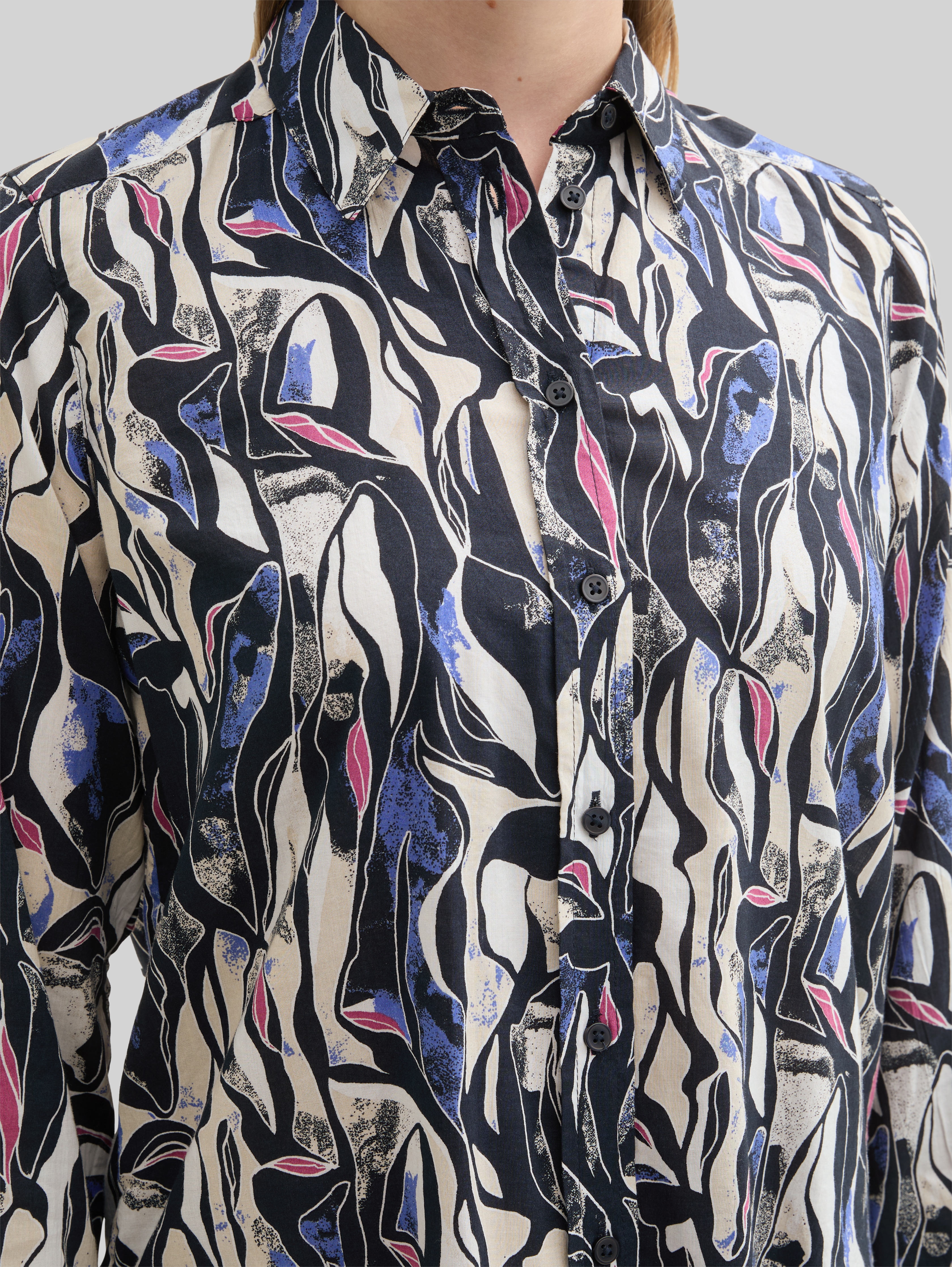 TOM TAILOR Damen Bluse Mit Muster – Mit Umschlagbaren Ärmeln & Seitlichen Schlitzen