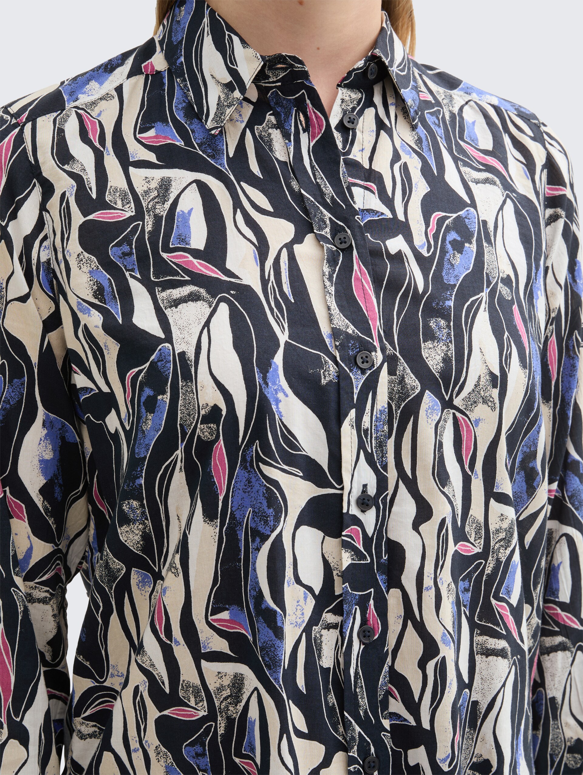 Bluse mit Muster - organic shapes design - Detail-Model-Ansicht