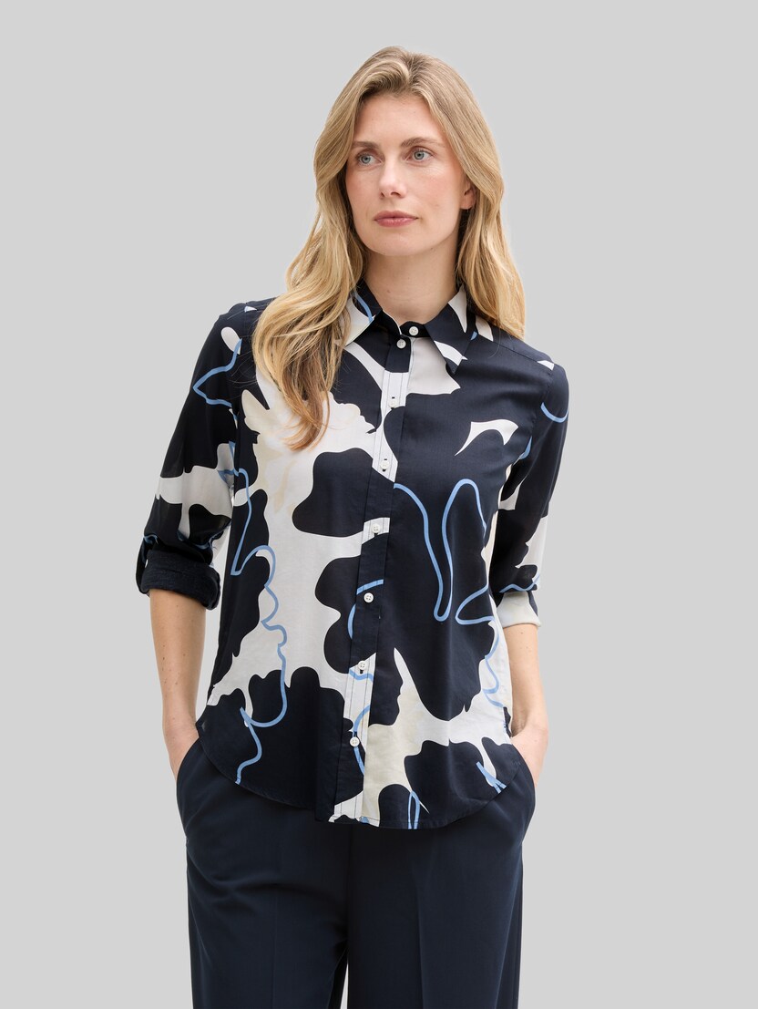 Bluse mit Muster von Women, big floral shapes design