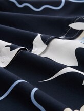 Chemisier à motifs - big floral shapes design - Vue de la matière