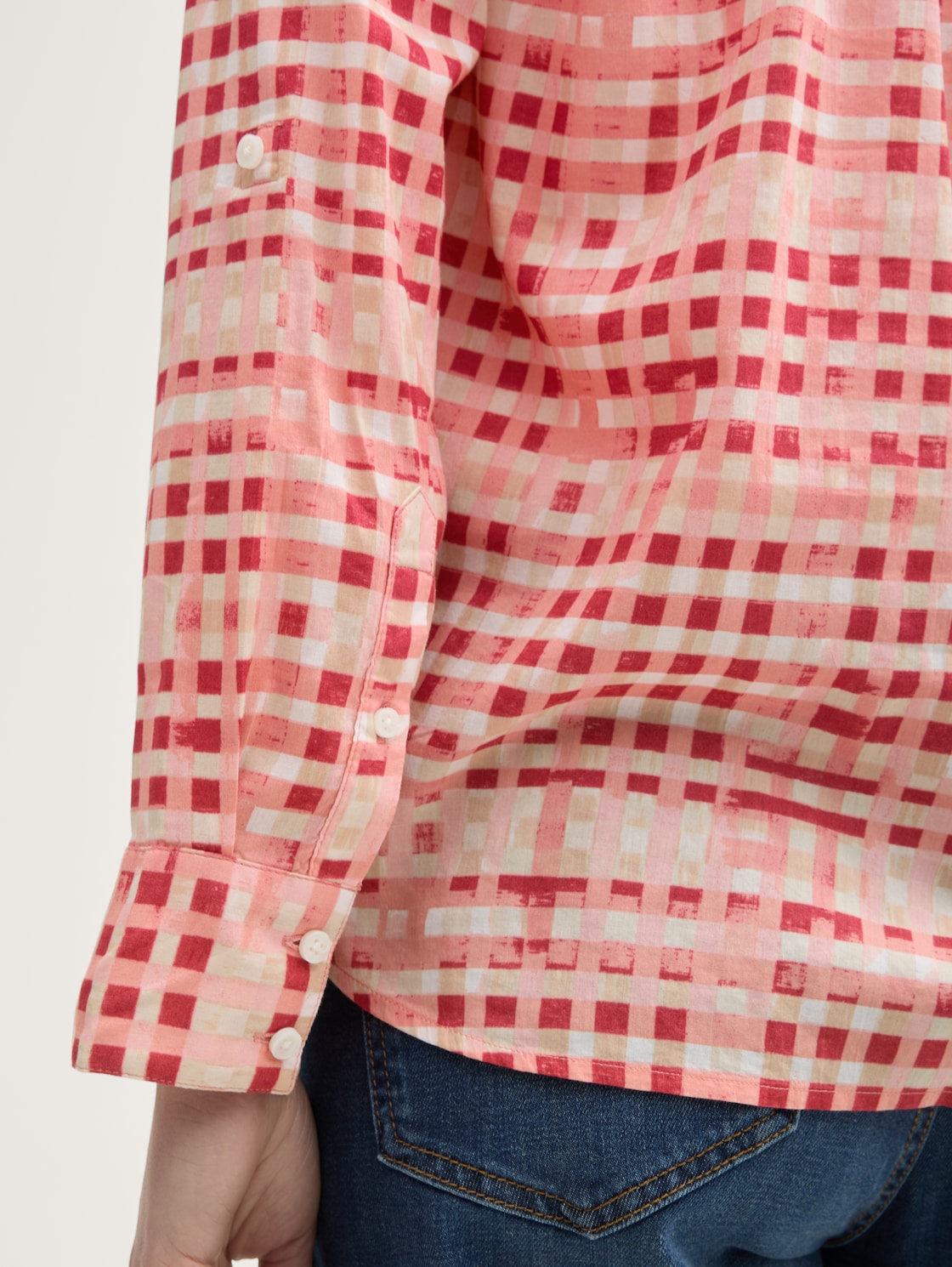 Bluse mit Muster - berry red check design - Detail-Model-Ansicht