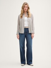 Bluse mit Muster - printed beige graphic minimal - Model-Vorderansicht