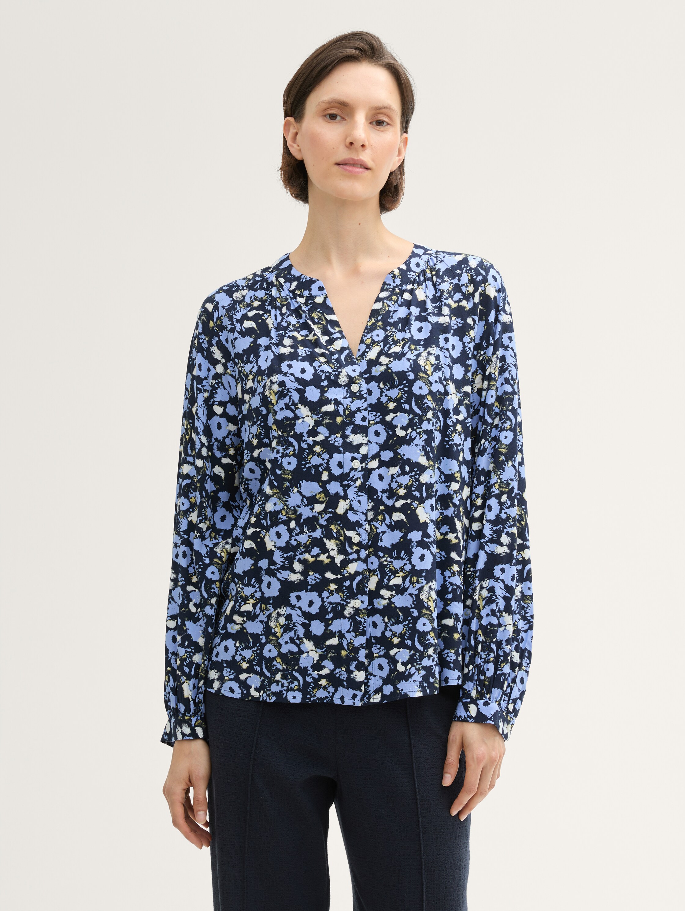 Loose Fit Bluse aus Viskose - blue_autumn_floral_design - 