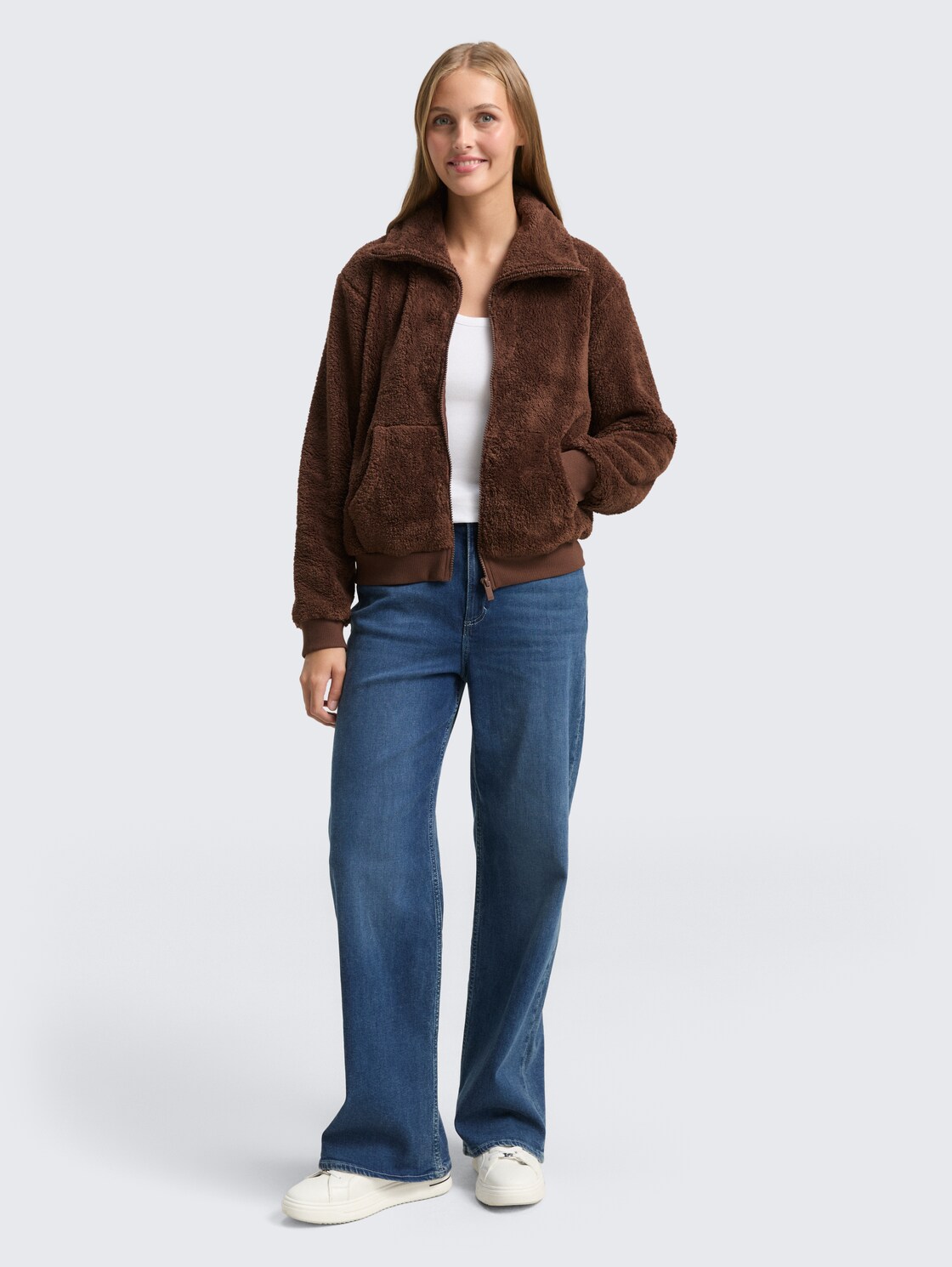 Teddy Sweatjacke - soft chocolate brown - Model-Vorderansicht