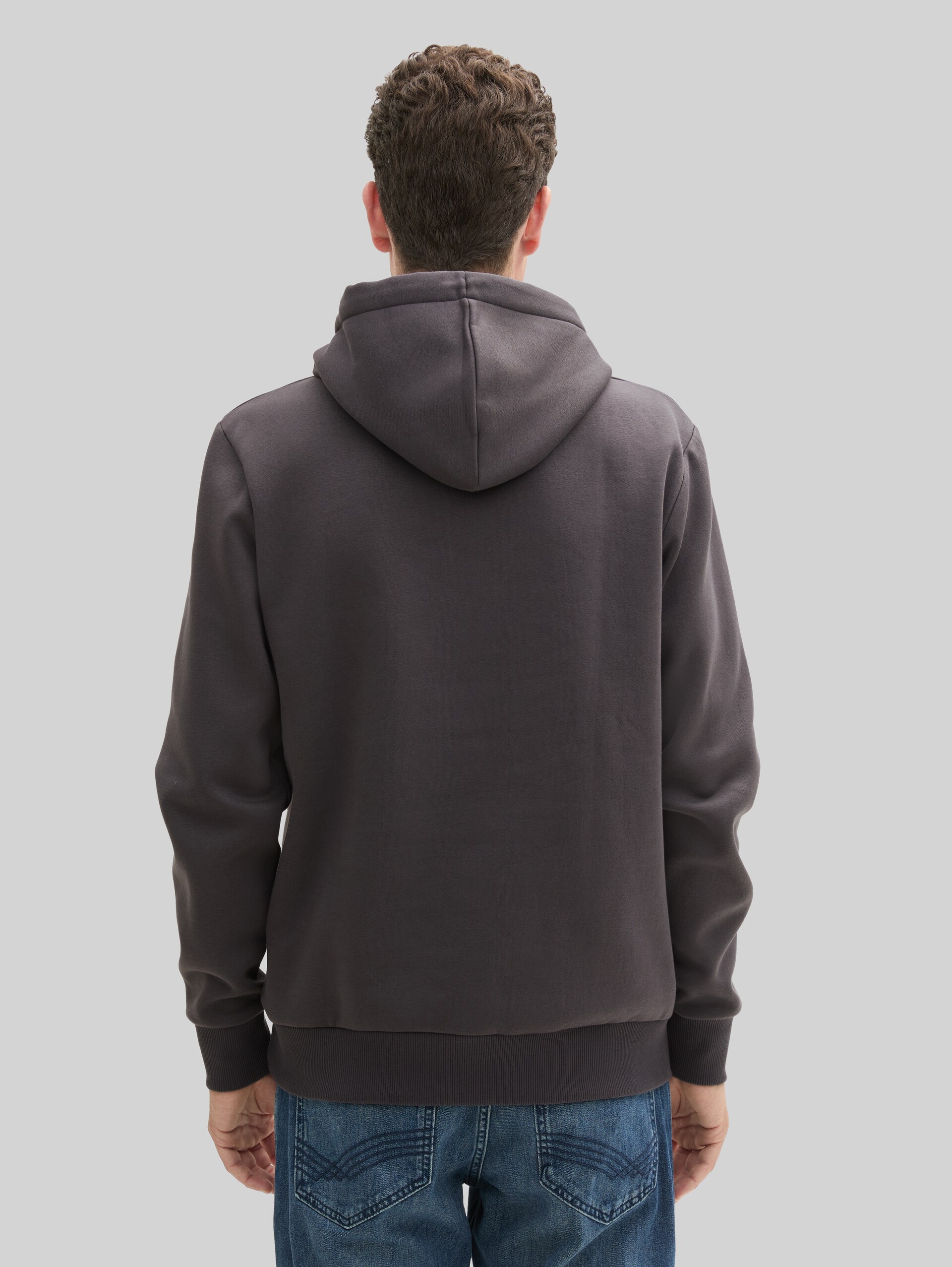 Hoodie Sweatshirt with logo print - Tarmac Grey - Neckline model-back view