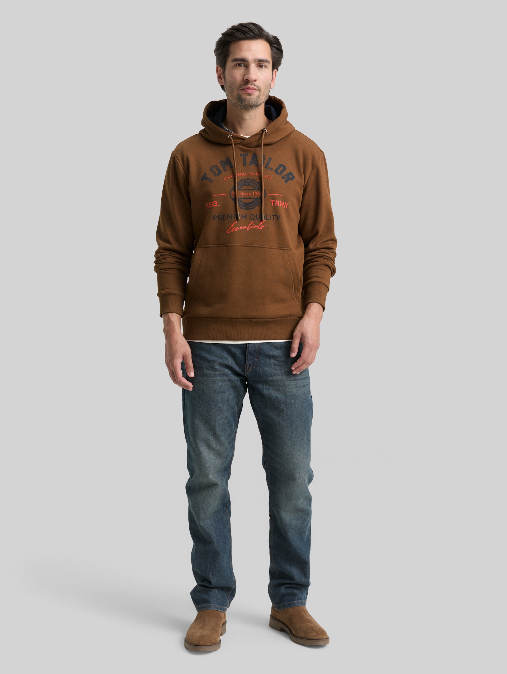 Hoodie Sweatshirt with logo print - dark palm - Model front view