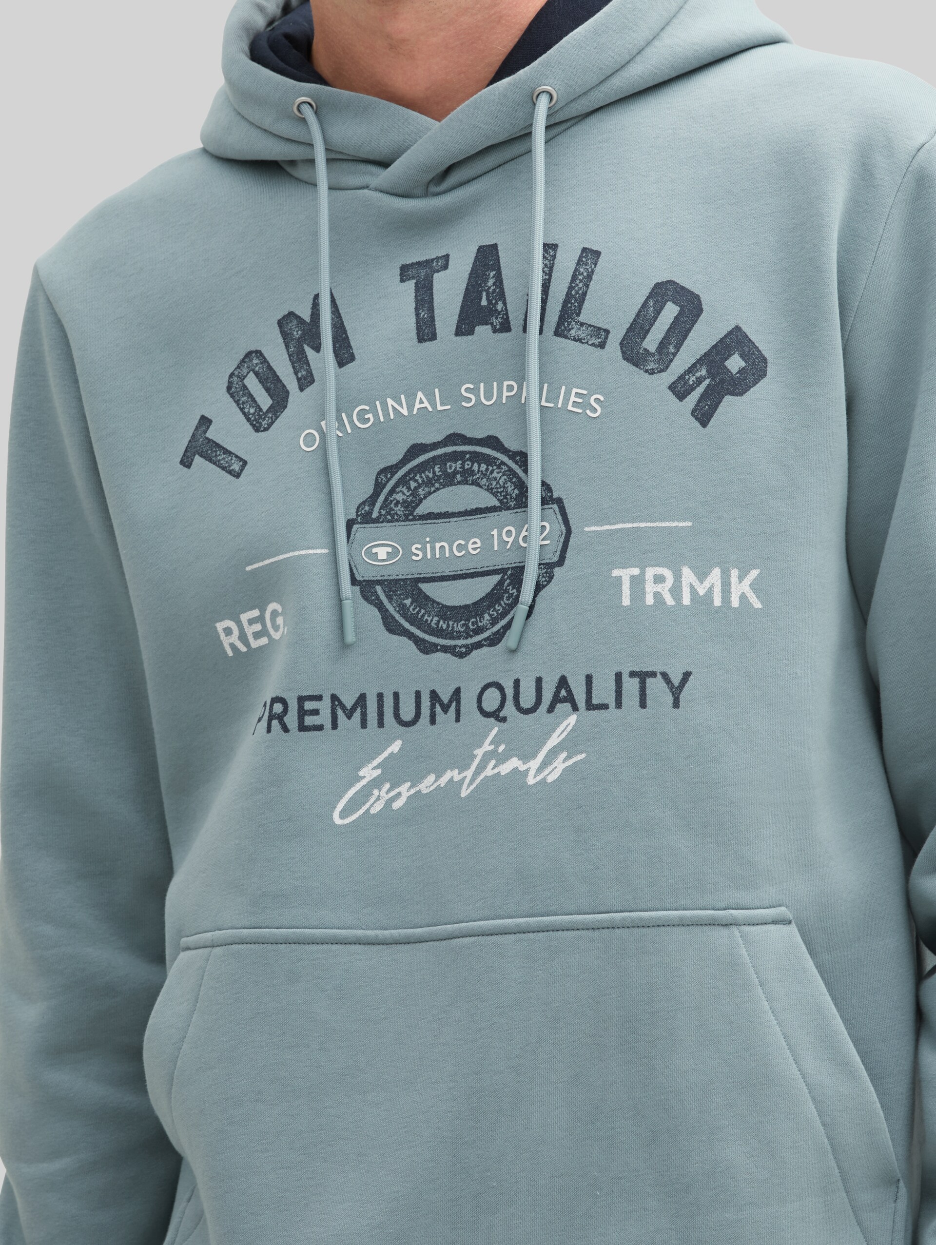 Hoodie Sweatshirt with logo print - grey mint - Detail model view