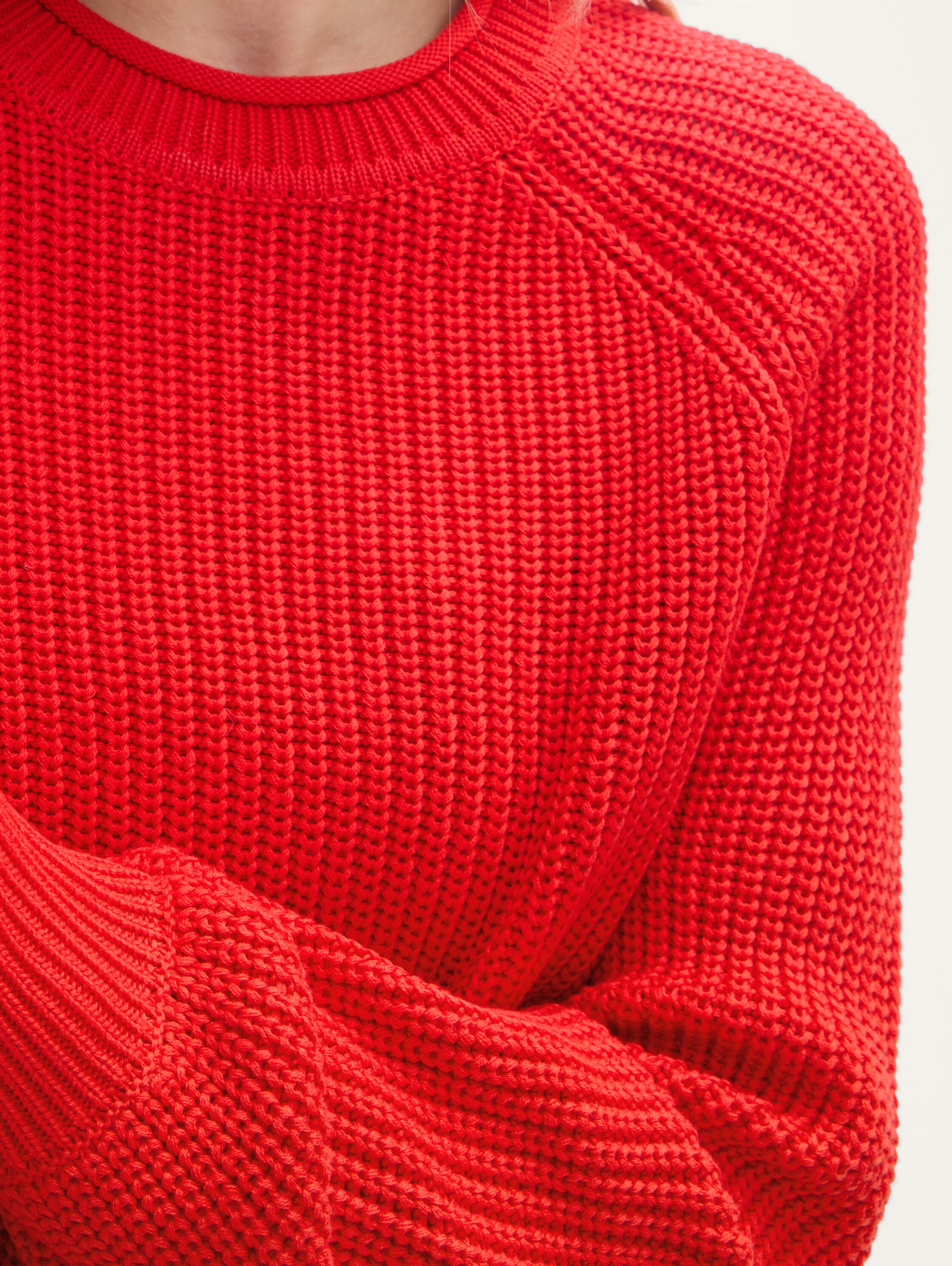 Knitted jumper with light balloon sleeves - 4