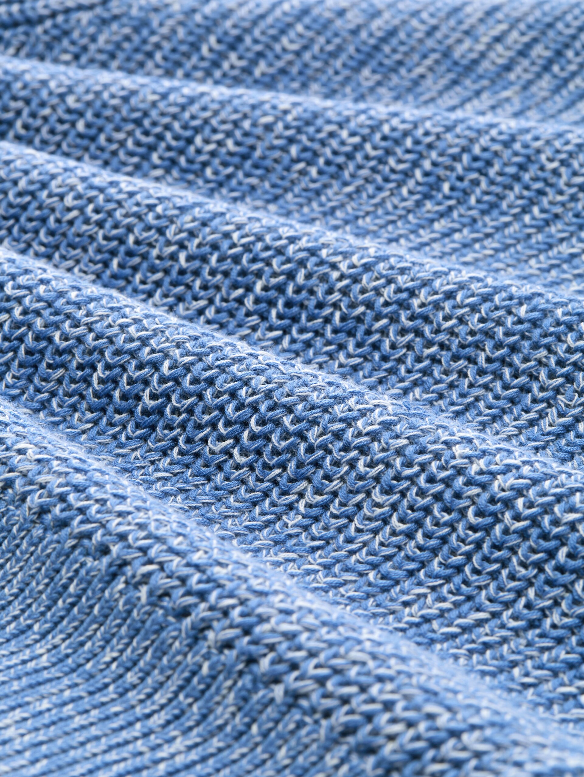 Knitted jumper with slightly puffed sleeves - sicilian blue melange - Material view