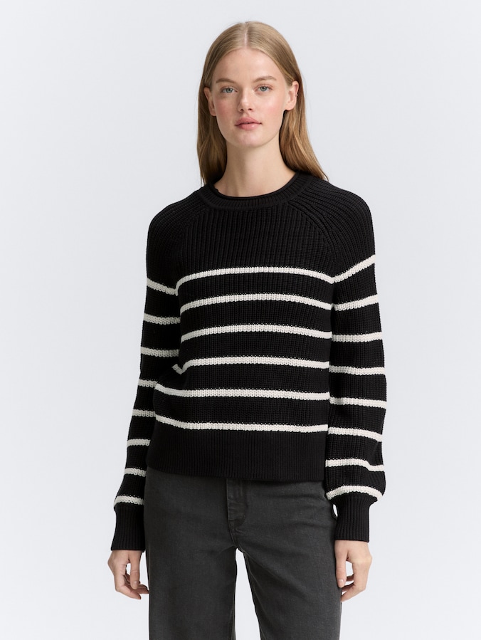 Gebreide trui met lichte ballonmouwen door Denim Female, placed black white stripe