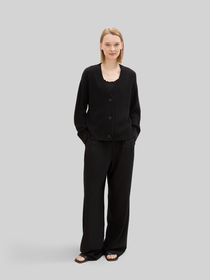 Cardigan mit V-Ausschnitt von Denim Female, deep black