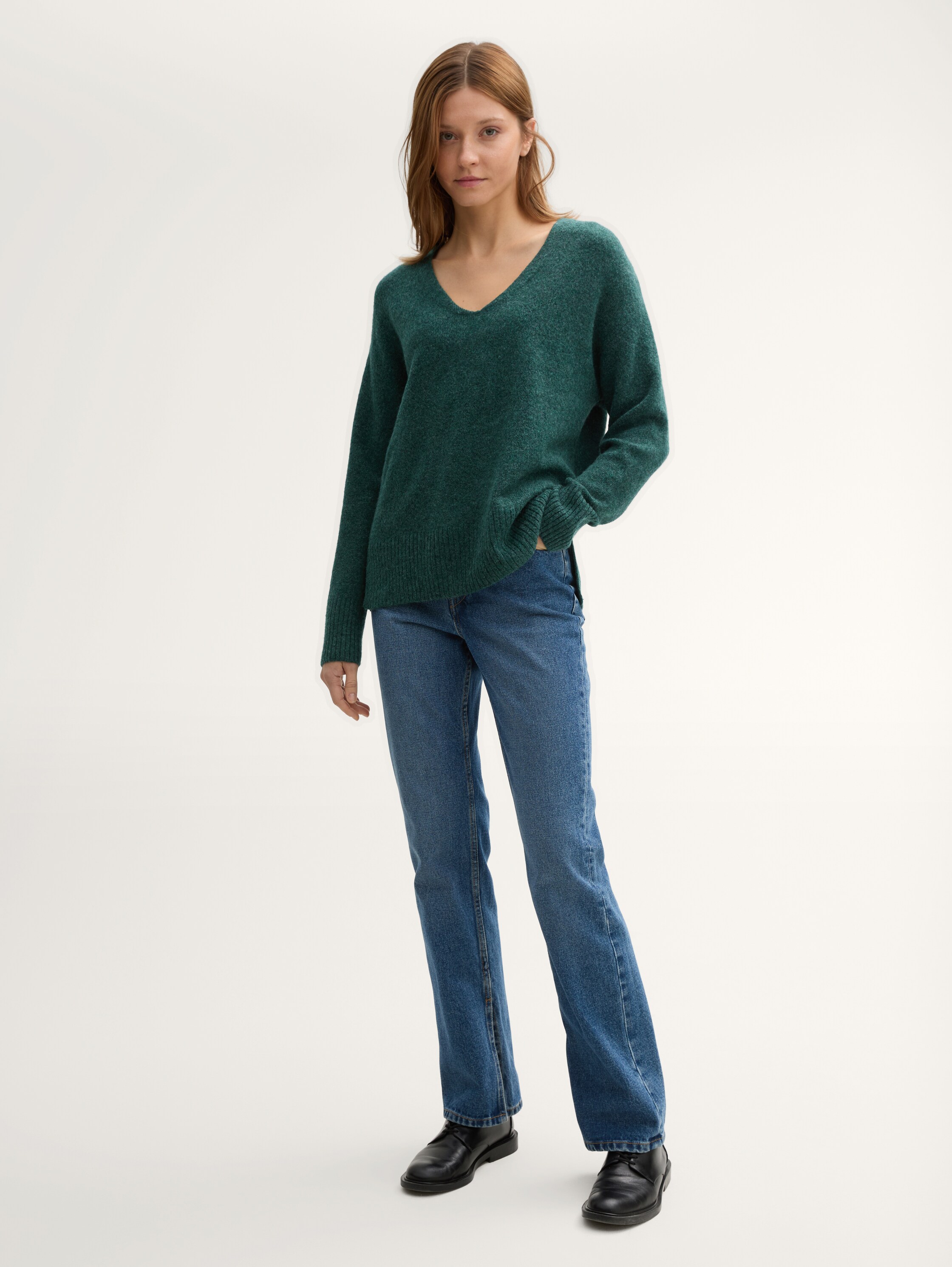 Relaxed fit V-neck knit sweater - midnight_forest_green_mlange - 
