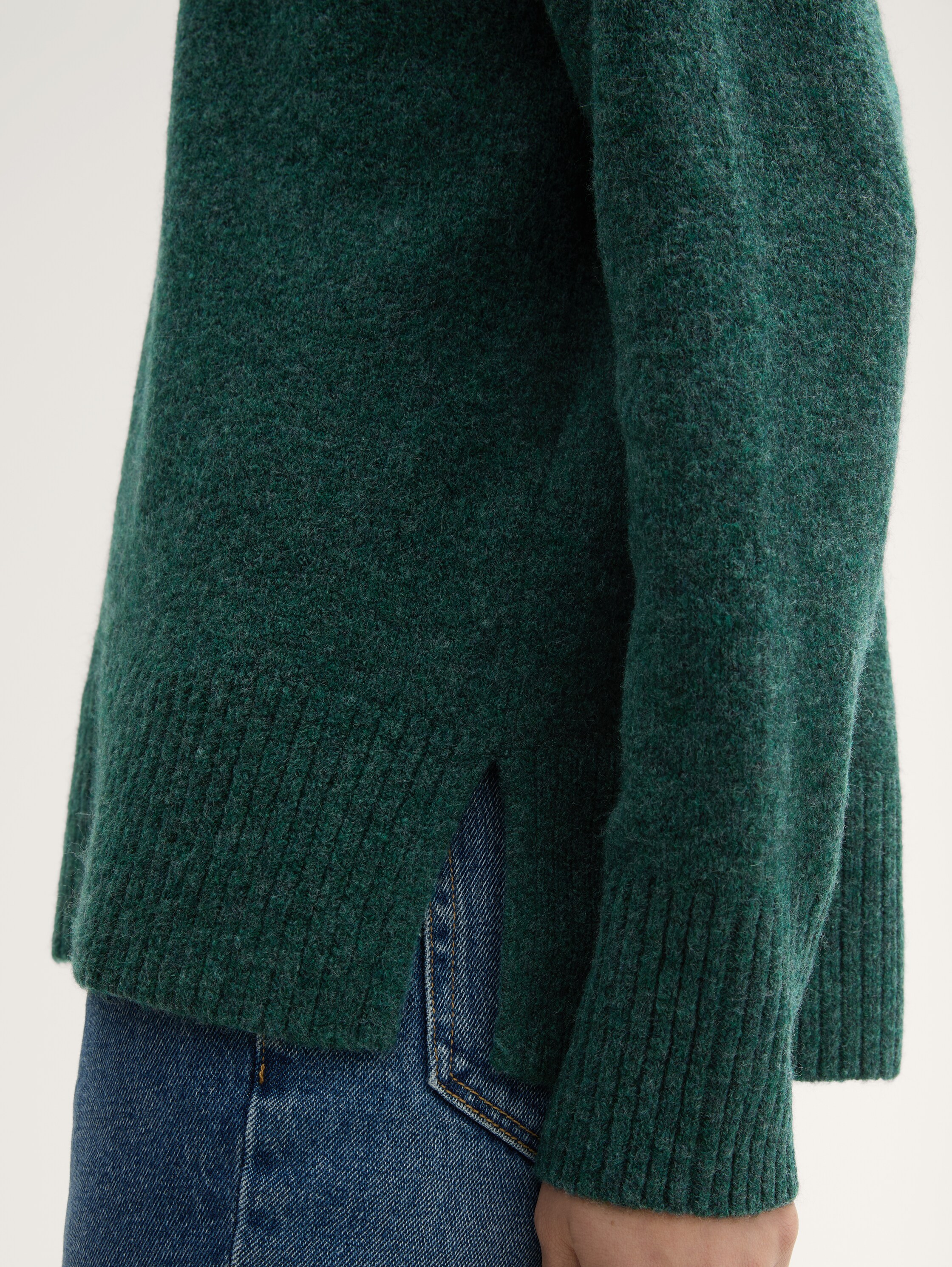 Relaxed fit V-neck knit sweater - midnight_forest_green_mlange - 