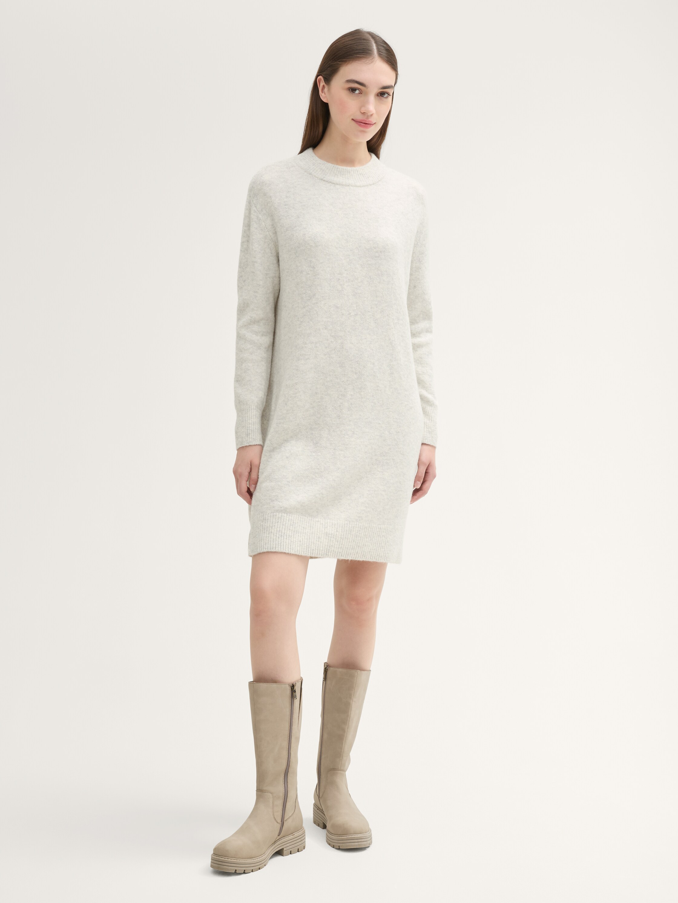 Kurzes Strickkleid - 1