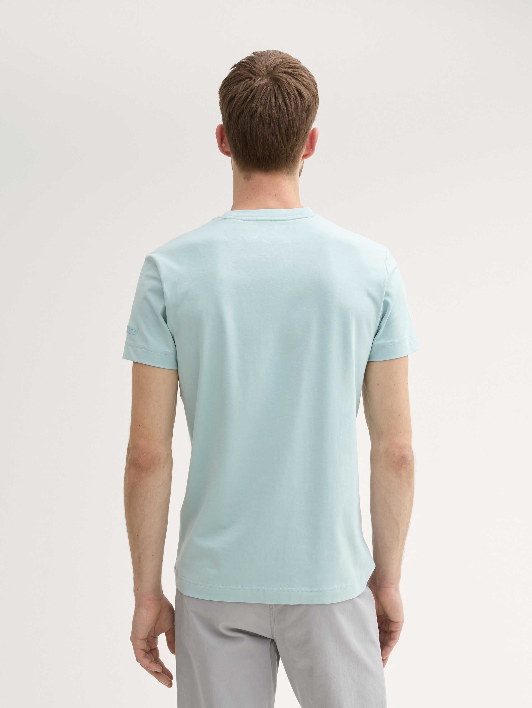 Basic T-Shirt - 3