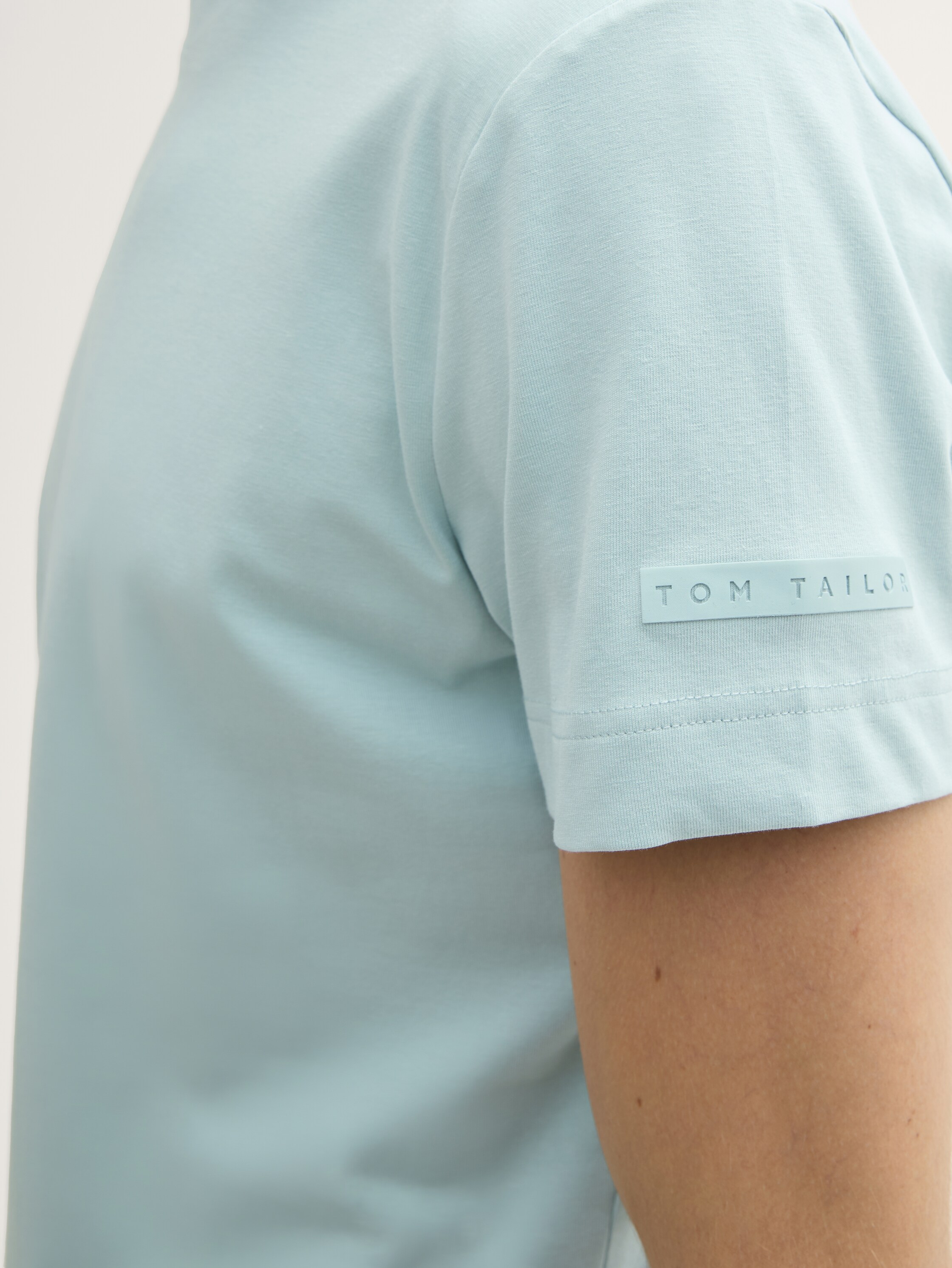 Basic T-Shirt - 5