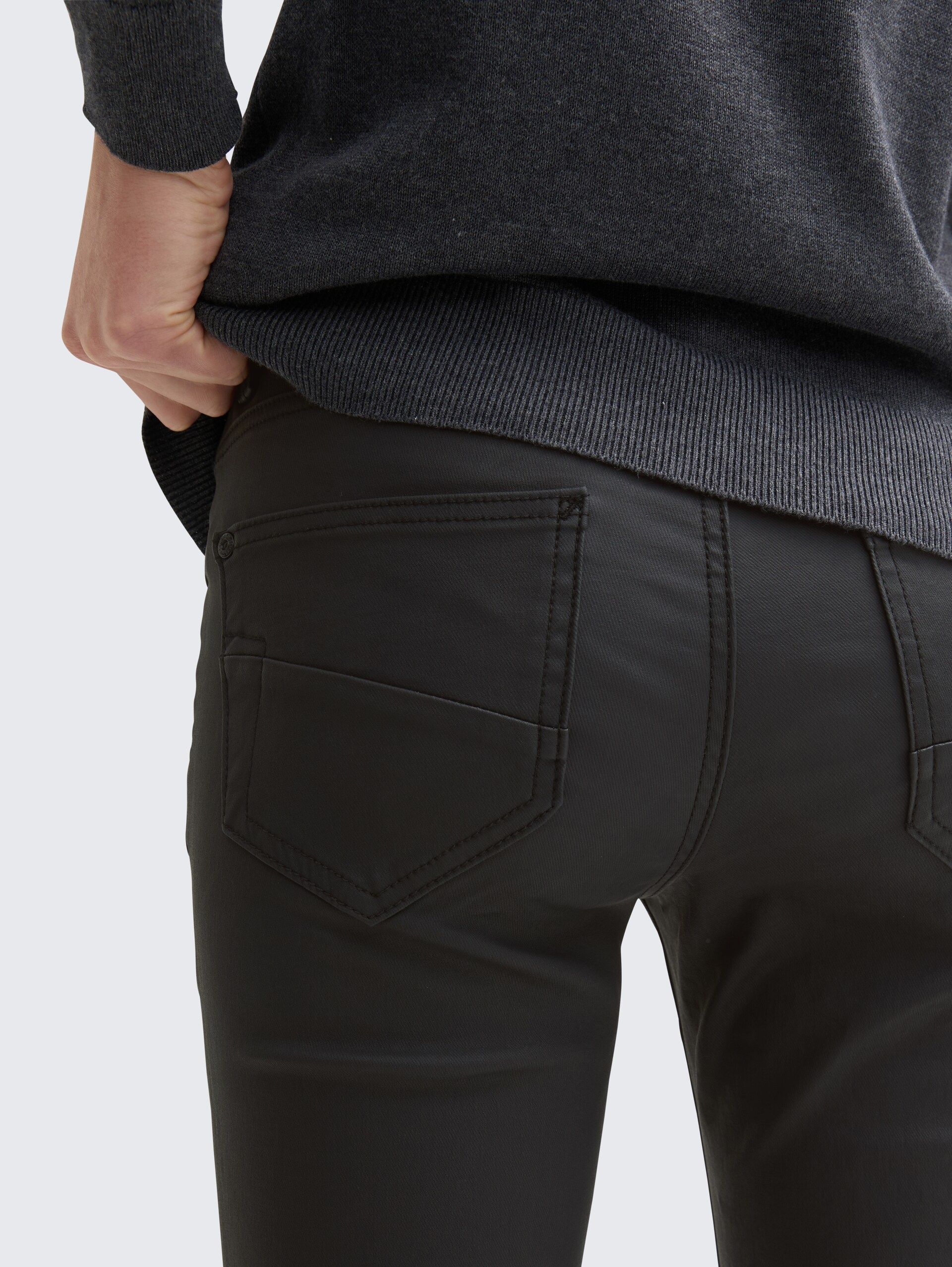 TTALEXA COATED SKINNY Jeans - deep black - Detail-Model-Ansicht
