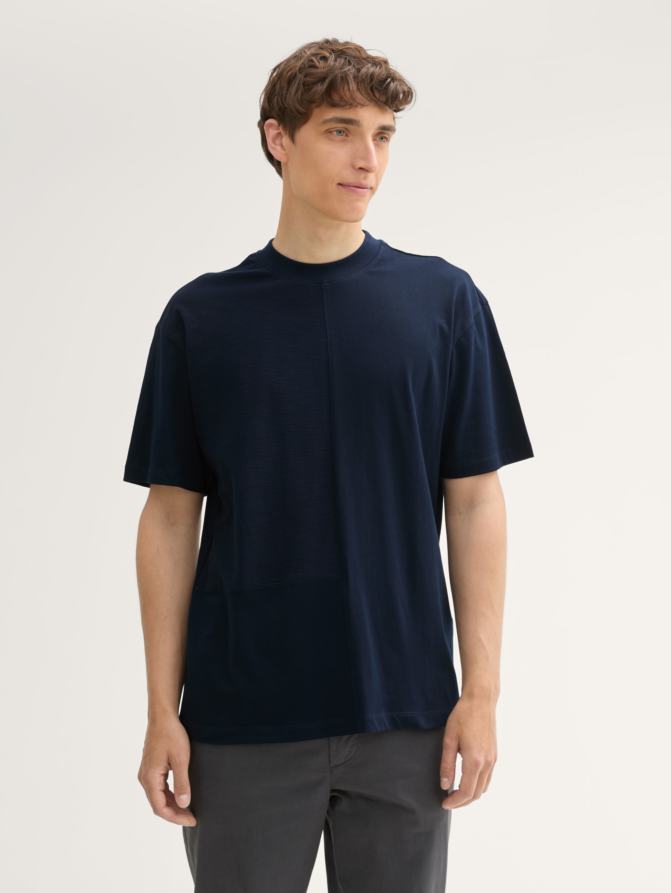 Relaxed T-Shirt mit Struktur - 3