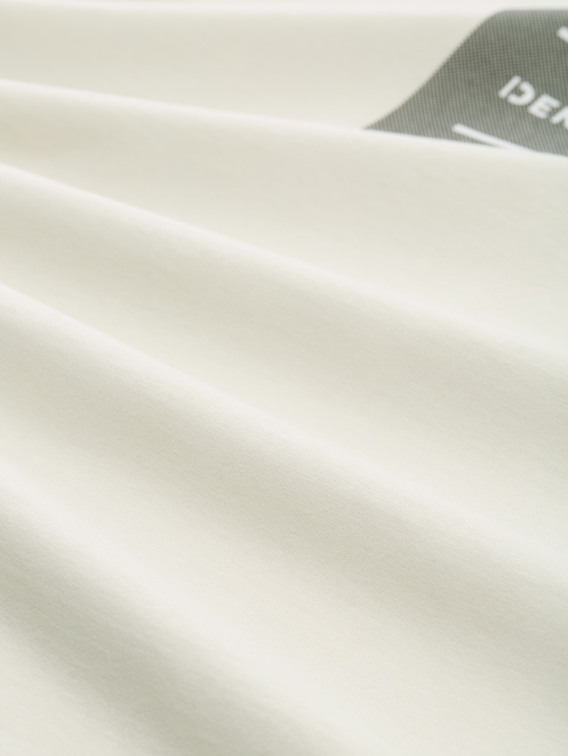 Basic T-Shirt mit Logo-Print - Natural White - Material-Ansicht