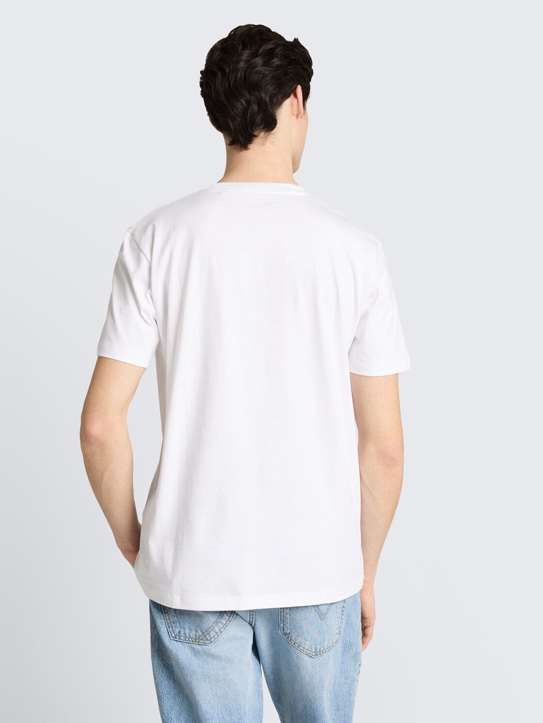 Basic T-Shirt mit Logo-Print - white horse - Auschnitt Model-Rückansicht