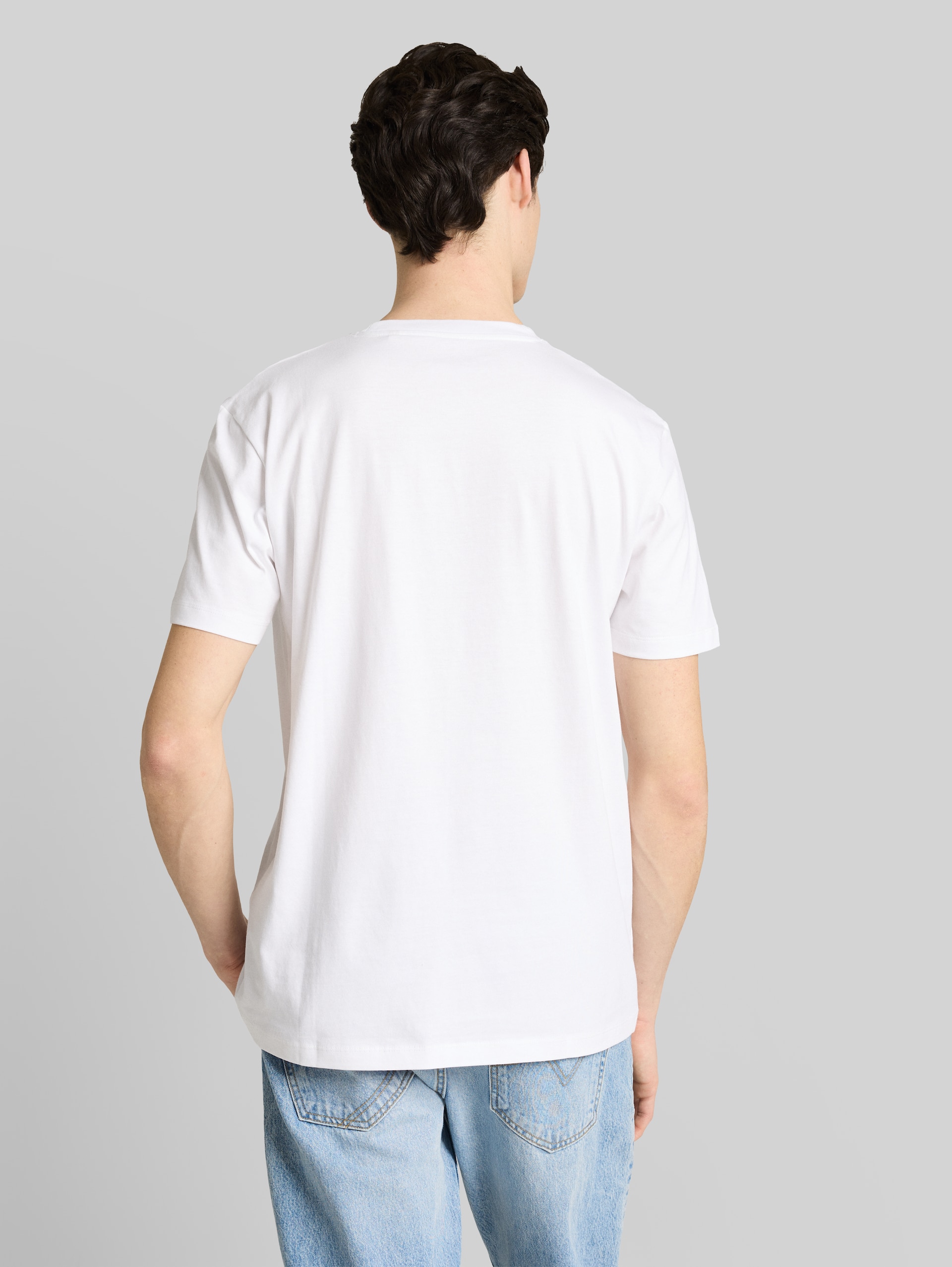 Basic T-Shirt mit Logo-Print - white horse - Auschnitt Model-Rückansicht