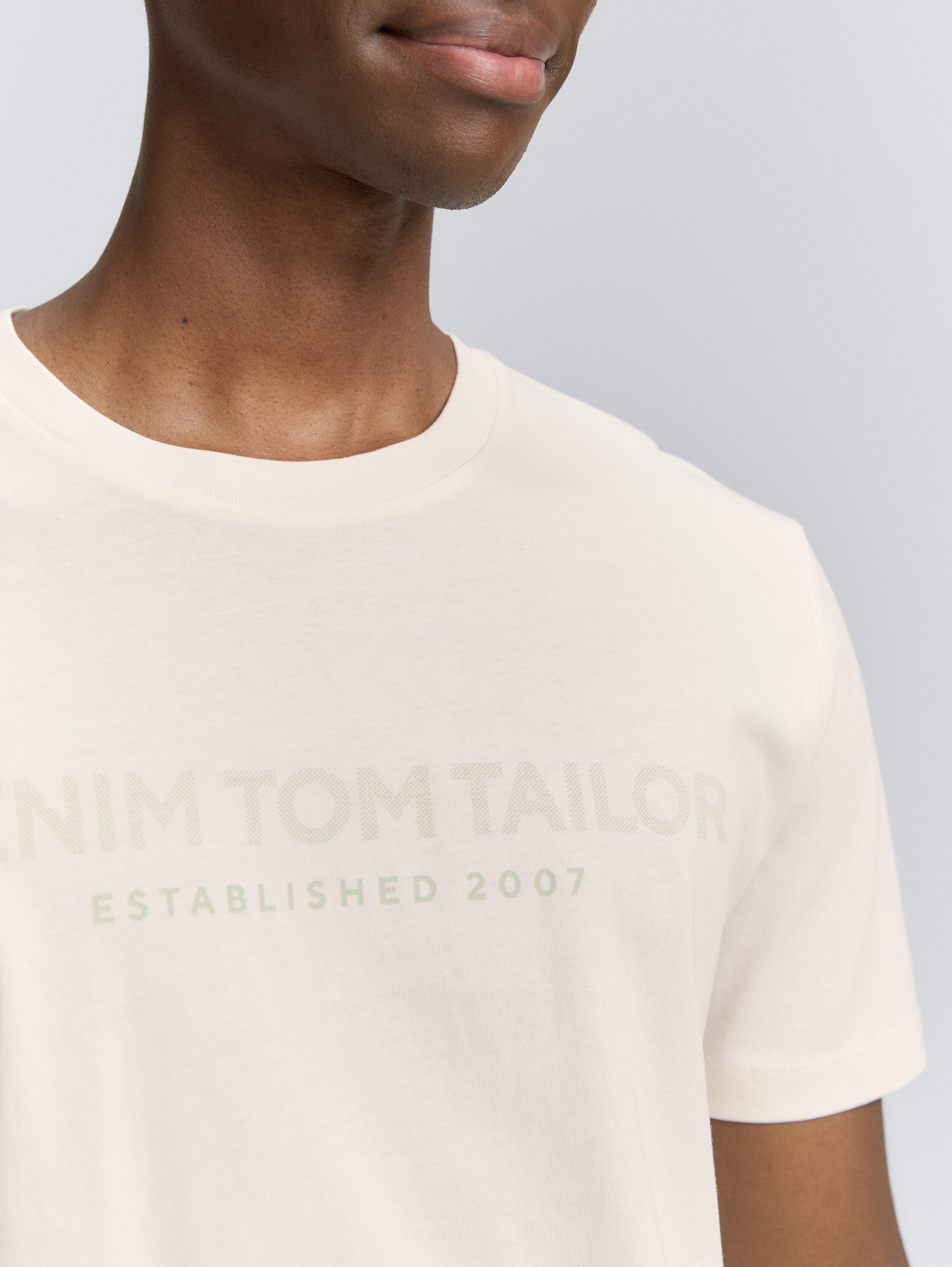 Basic T-Shirt mit Logo-Print - macaroon_cream - 