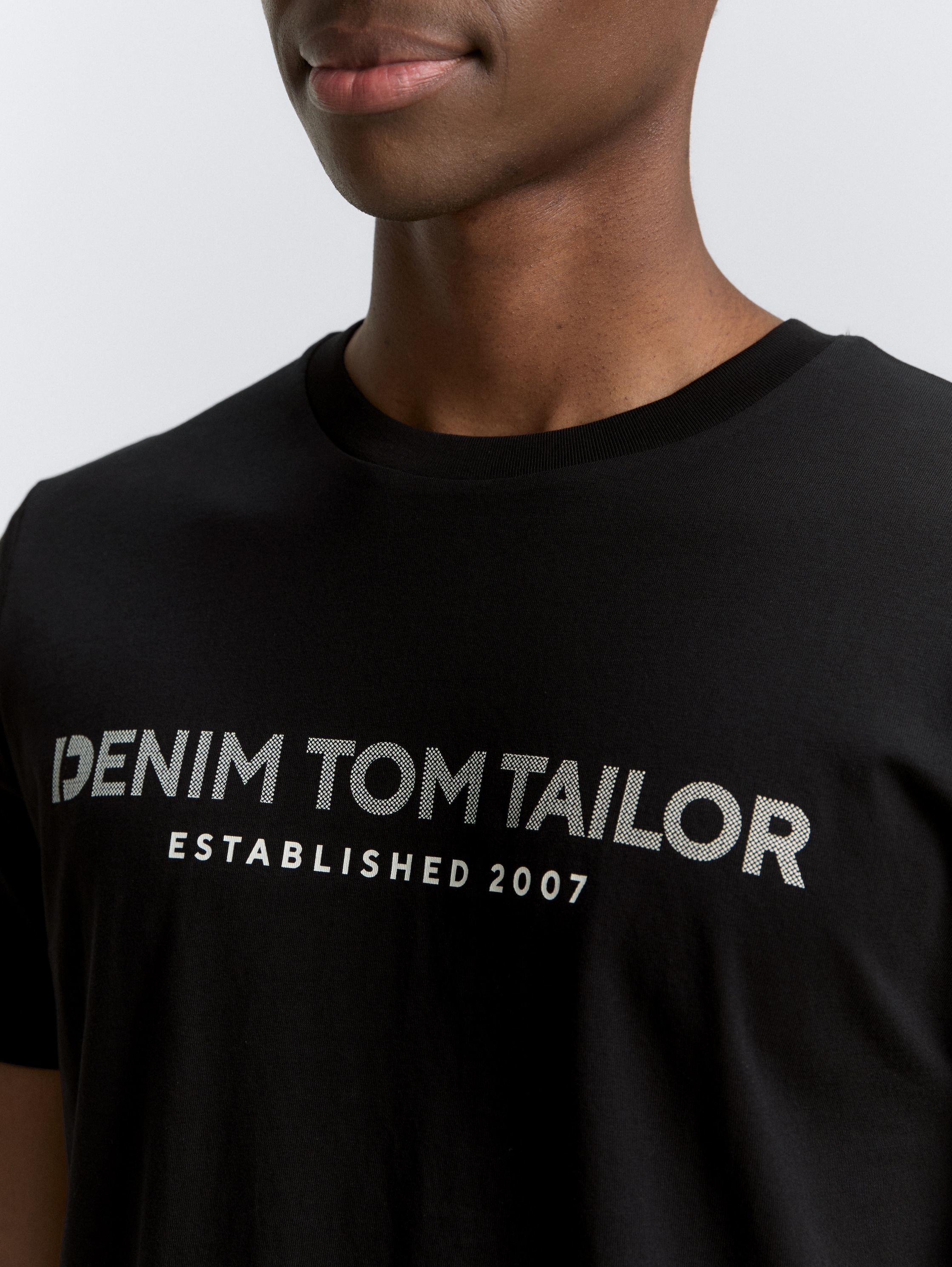 Basic T-Shirt mit Logo-Print - black_fake_leather - 