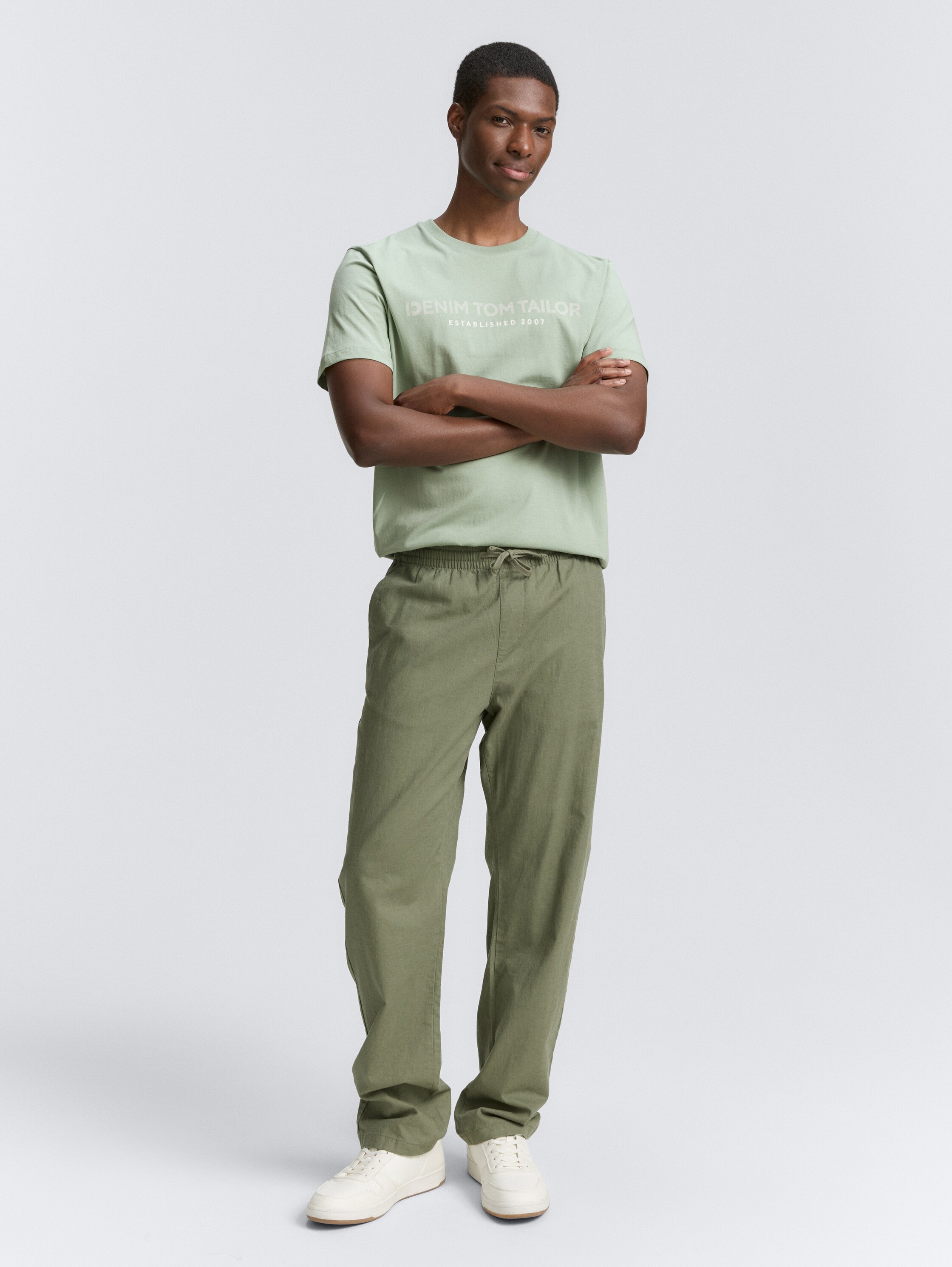 Basic T-Shirt mit Logo-Print - ice_mint_green - 