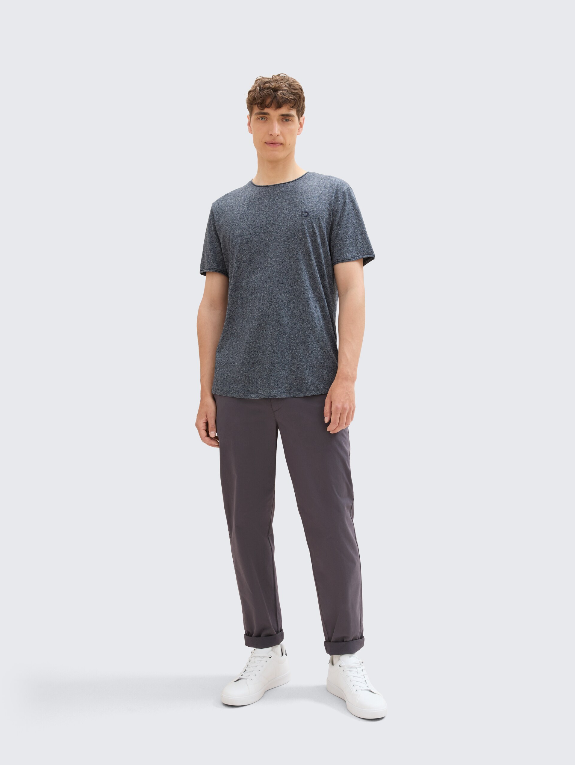 T-Shirt in Melange Optik - sky captain blue - Model-Vorderansicht