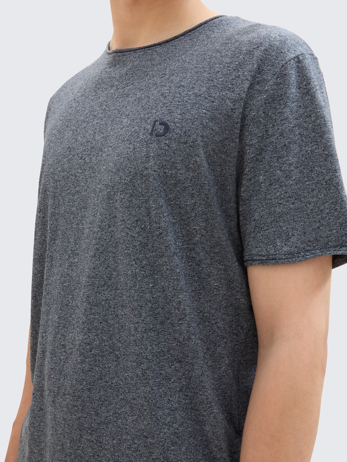 T-Shirt in Melange Optik - sky captain blue - Detail-Model-Ansicht