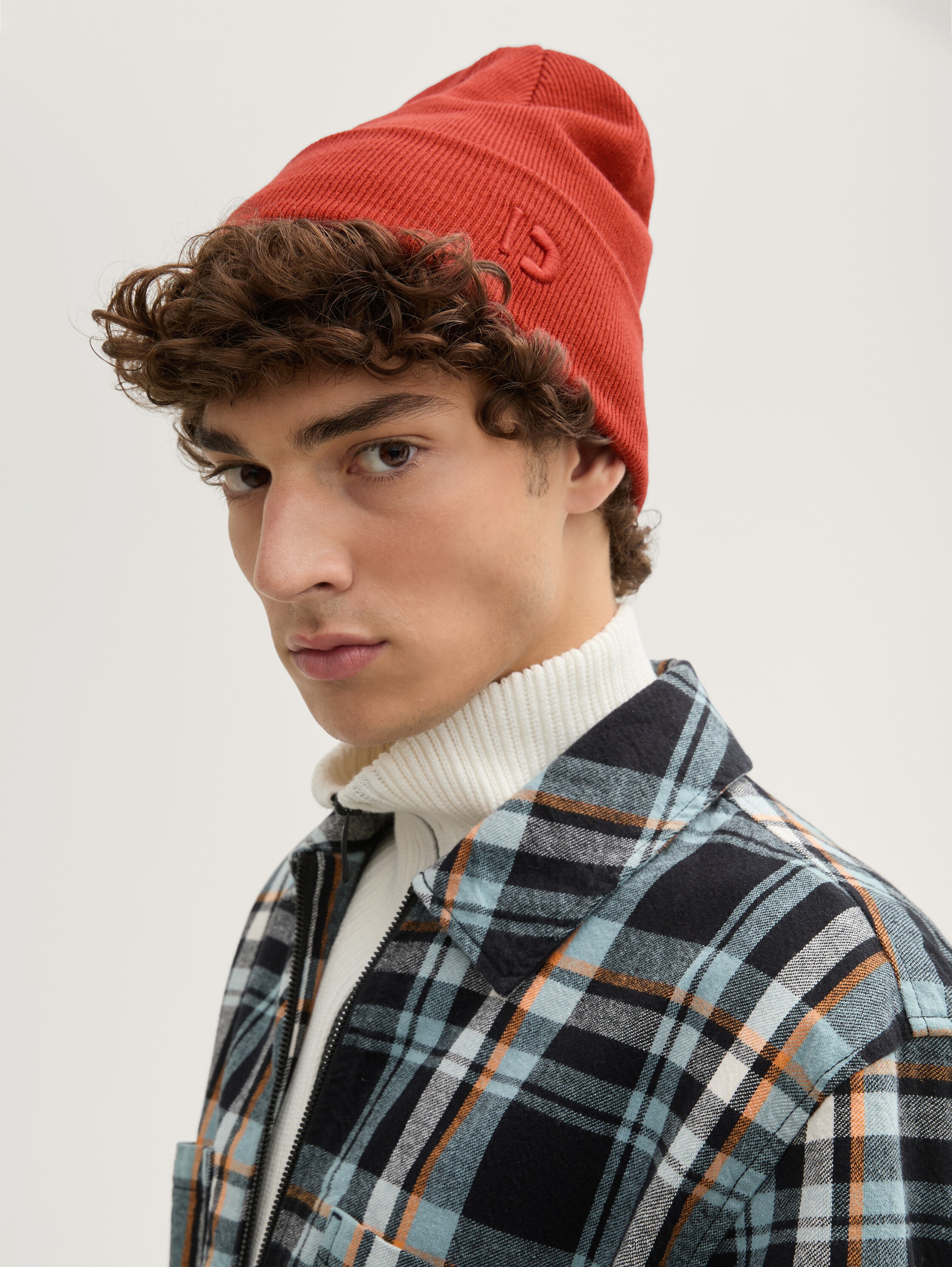 Beanie mit Logo Stickerei - 1