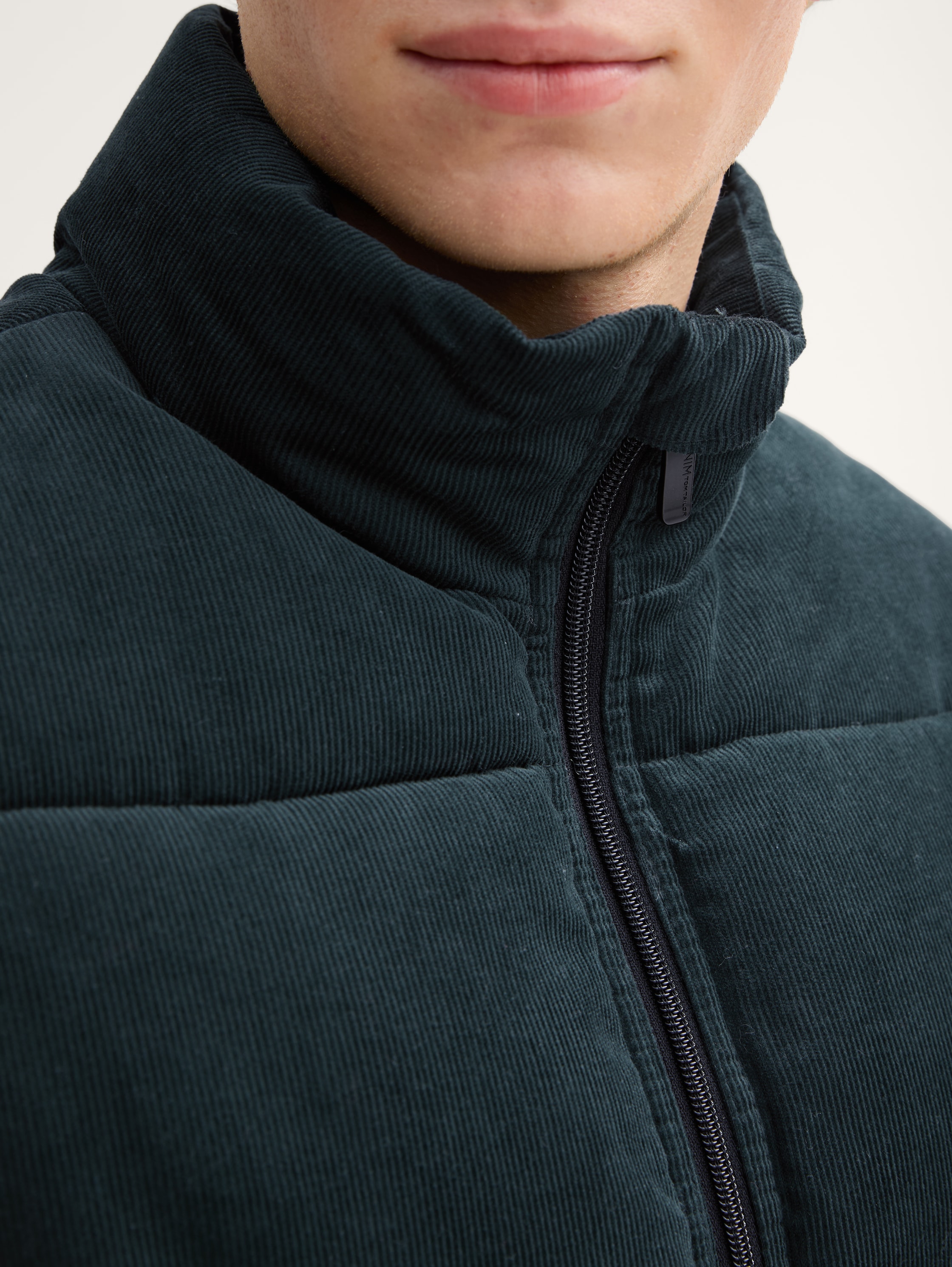Relaxed-fit corduroy puffer vest - dark_gable_green - 
