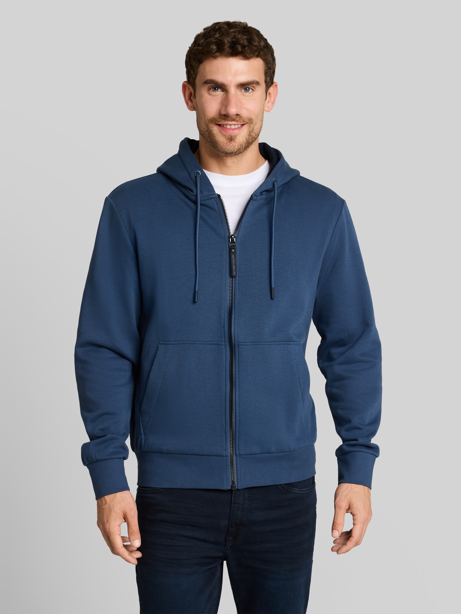 Basic hoodie-sweatjack - Dark Duck Blue - Nek model vooraanzicht