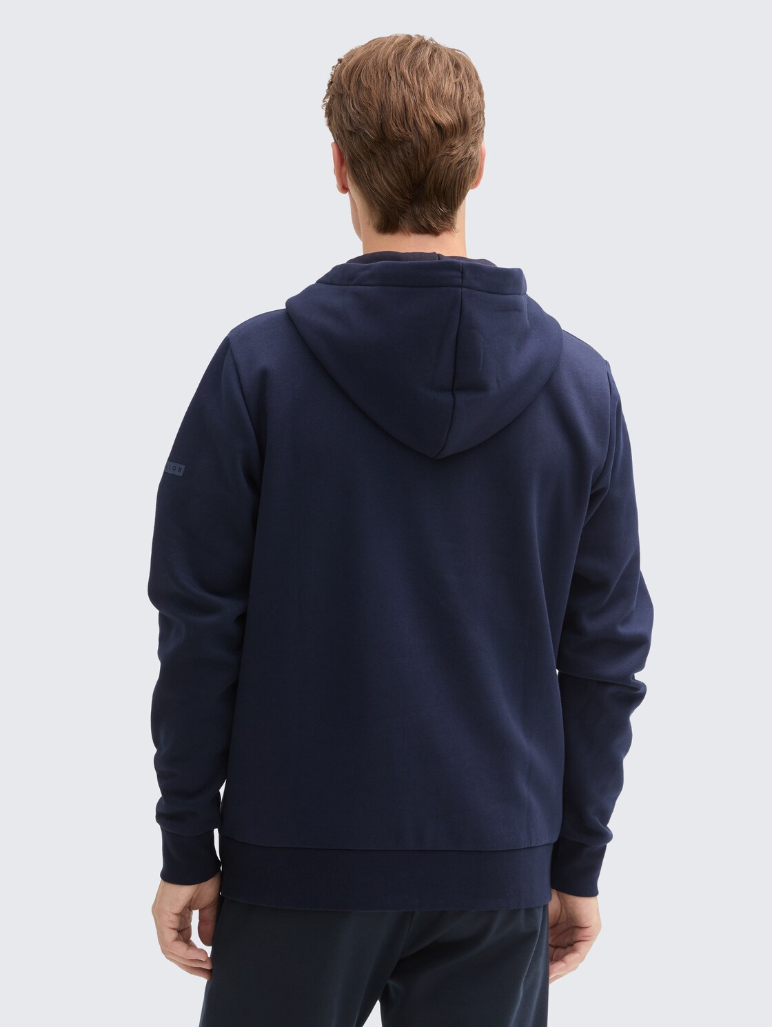 Basic Hoodie Sweatjacke - sky captain blue - Auschnitt Model-Rückansicht