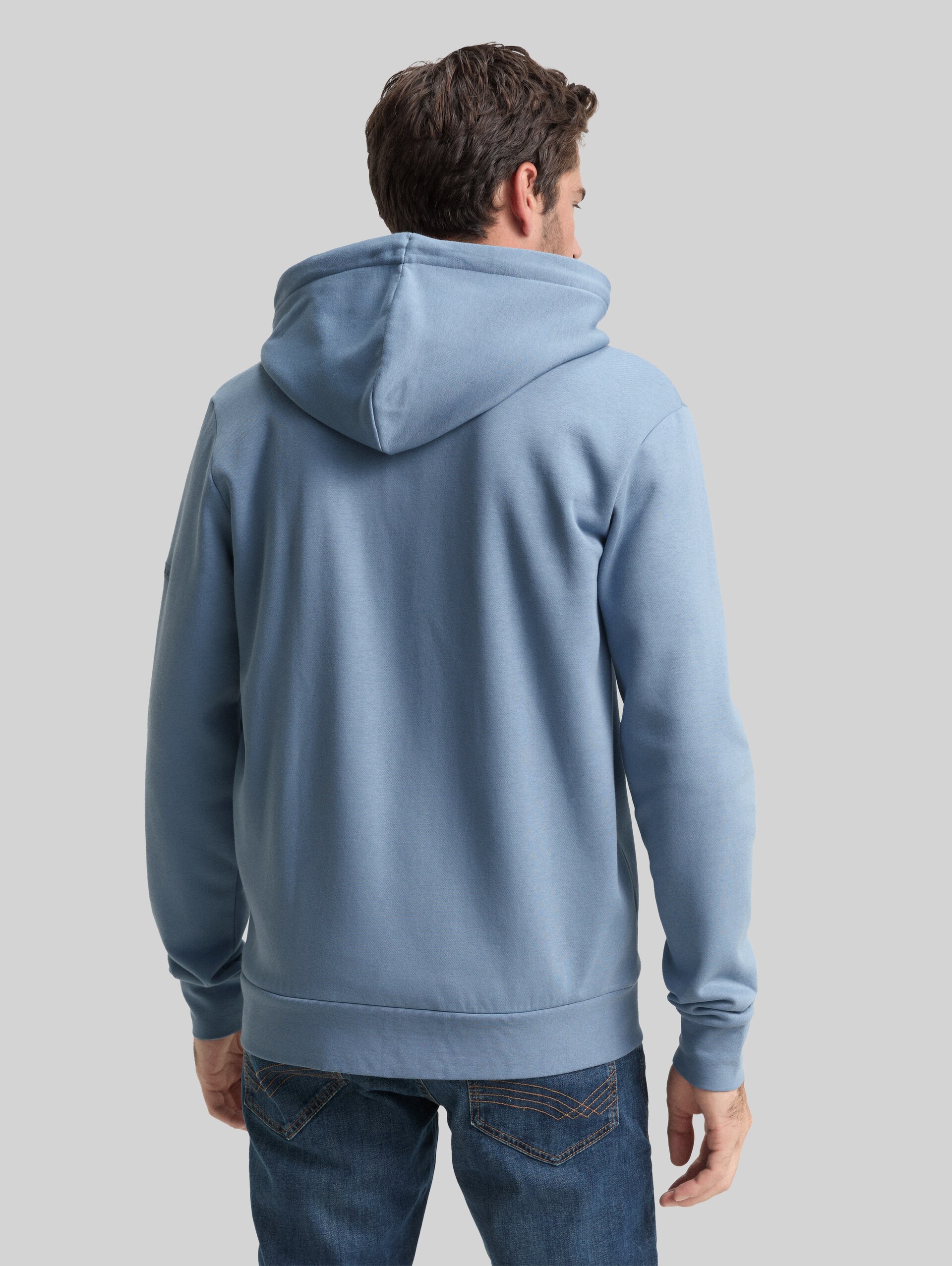 Basic hoodie sweatshirt - faded denim blue - Neckline model-back view