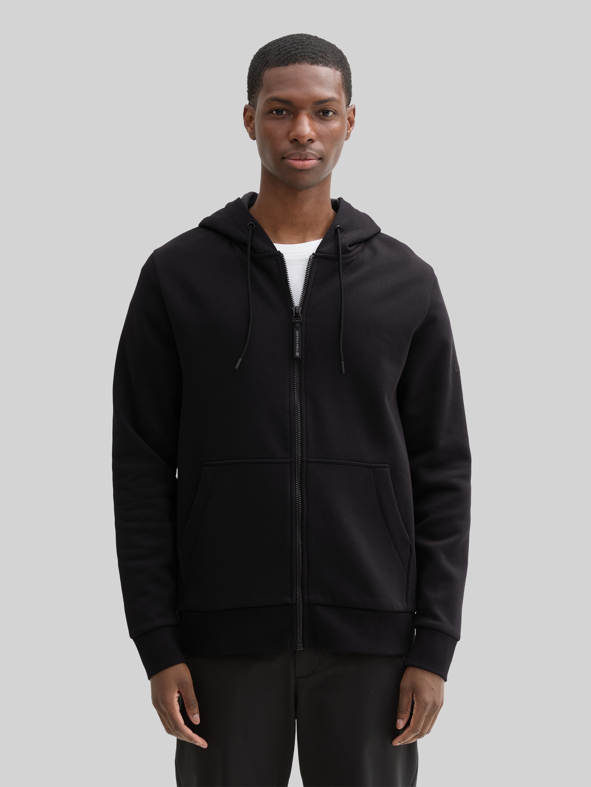 Basic hoodie-sweatjack - Black - Nek model vooraanzicht