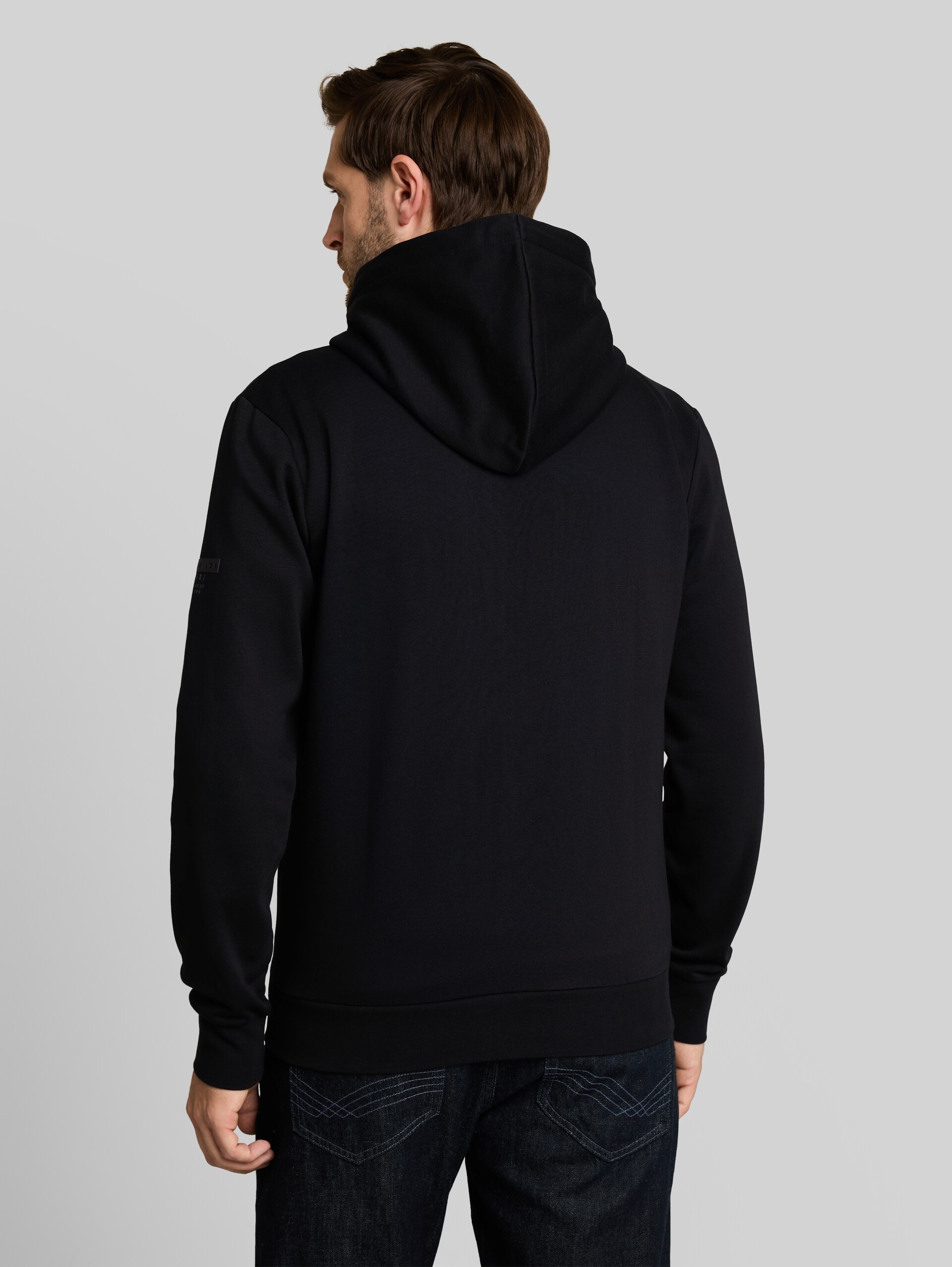 Basic hoodie-sweatjack - Black - Neklijn model-achteraanzicht