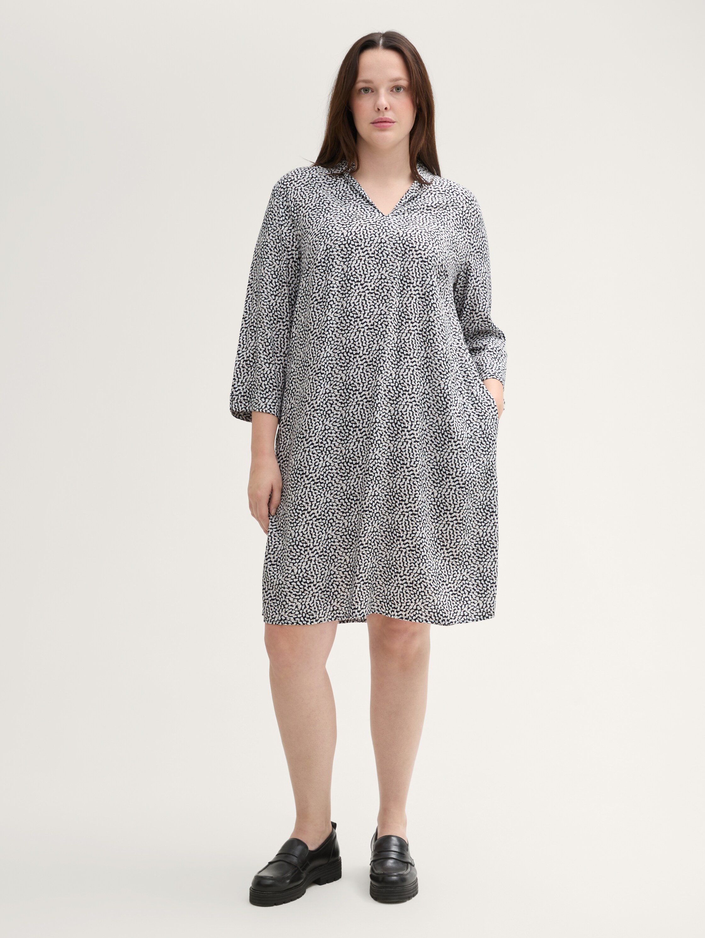 Plus - Jurk met livaeco™ BY BIRLA CELLULOSE - organic_navy_dot_design - 