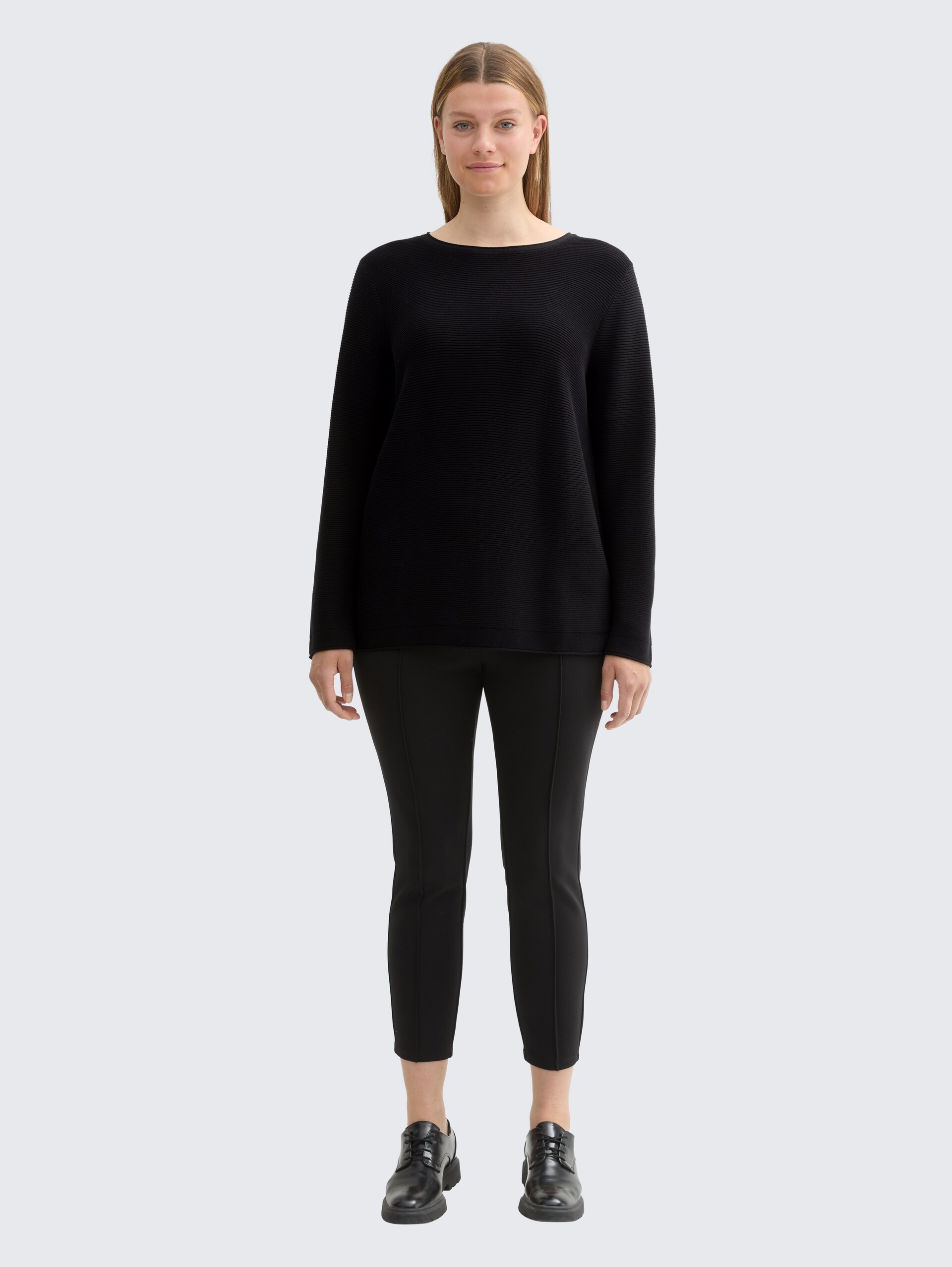 Plus Size - Strickpullover aus Bio-Baumwolle - deep black - Model-Vorderansicht