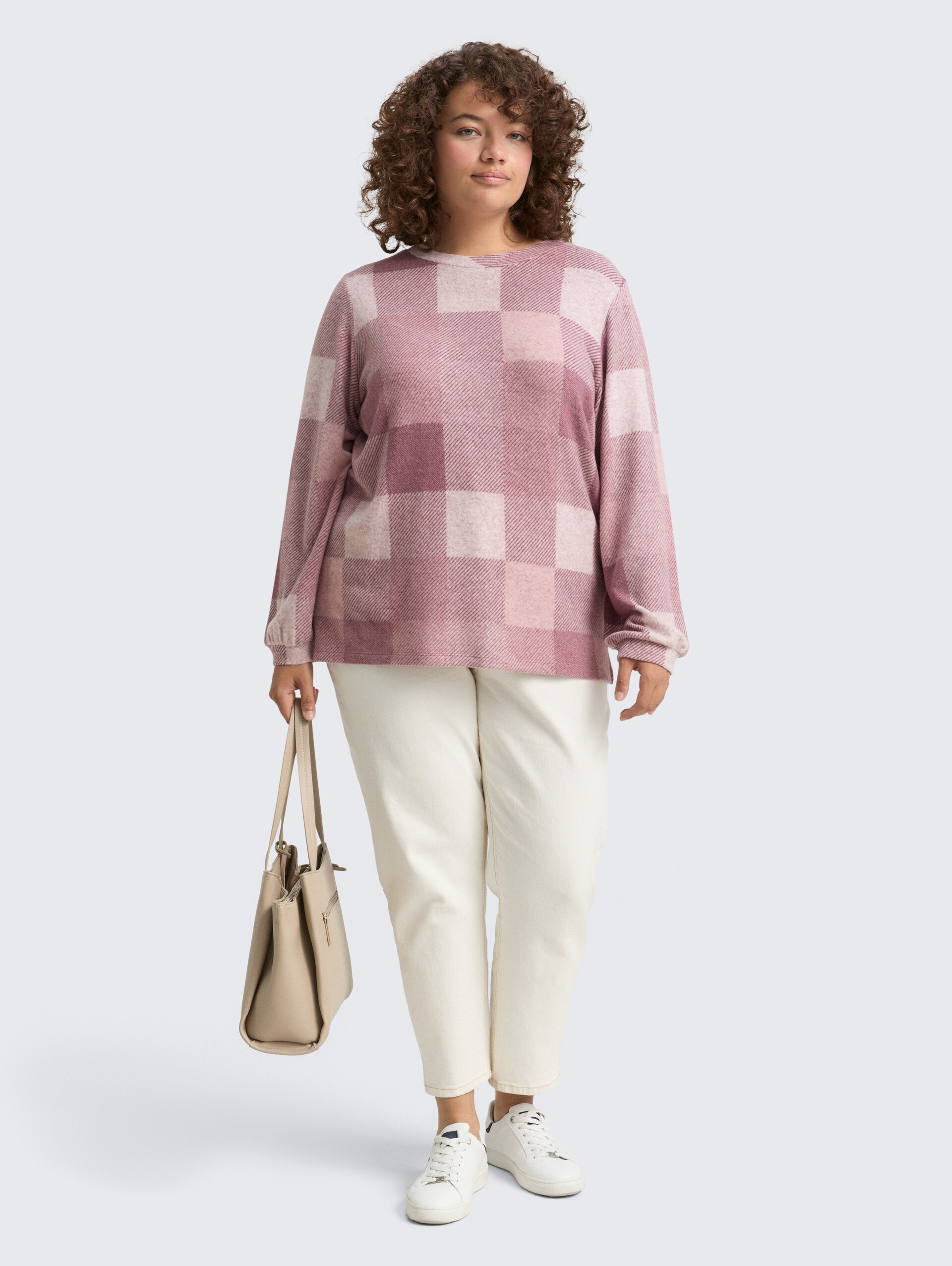 Plus Size - Langarmshirt mit Muster - berry cosy check - Model-Vorderansicht