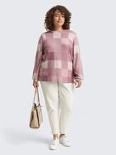 Plus Size - Shirt met lange mouwen en patroon - berry cosy check - Model vooraanzicht