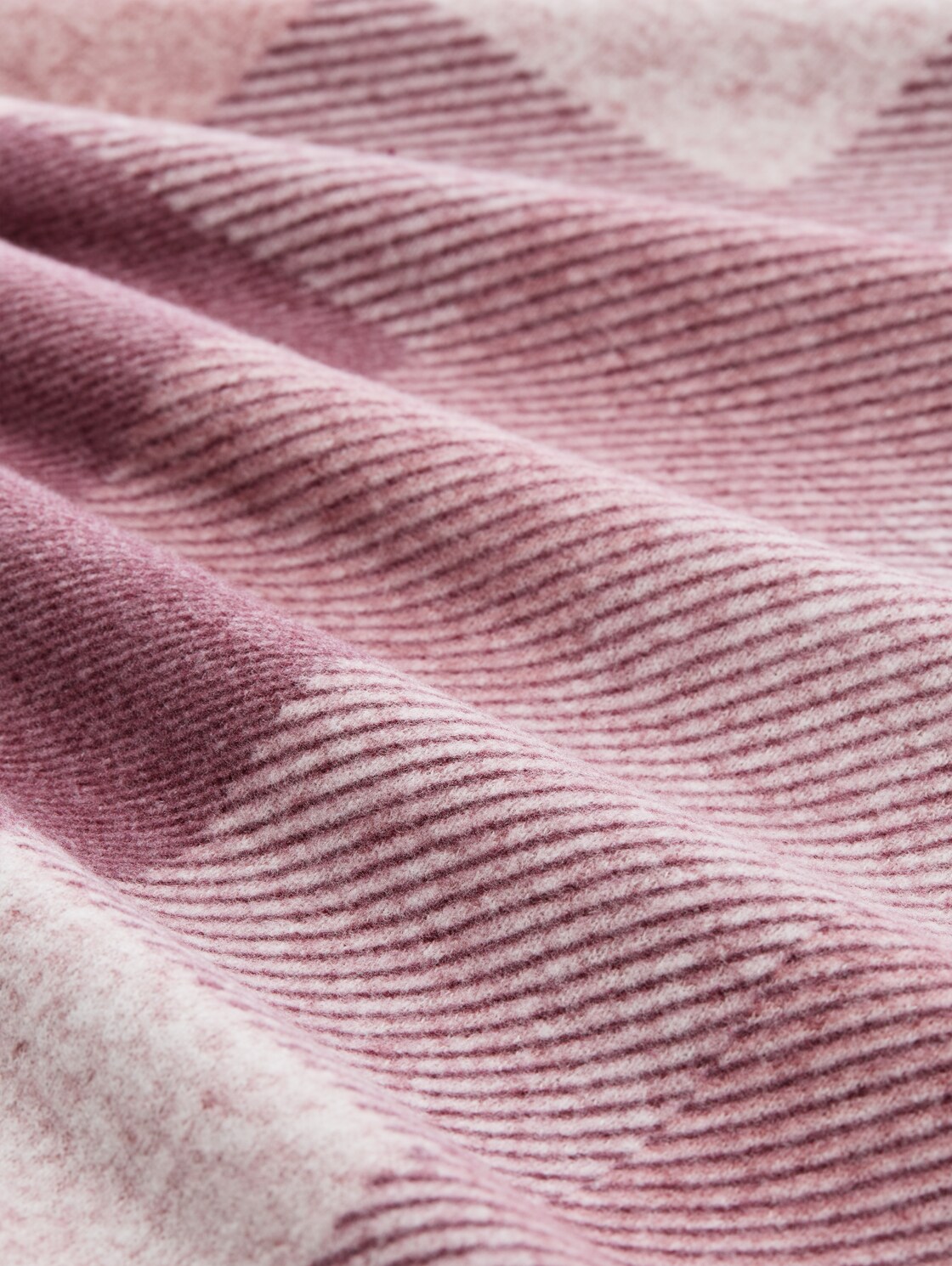 Plus Size - Langarmshirt mit Muster - berry cosy check - Material-Ansicht