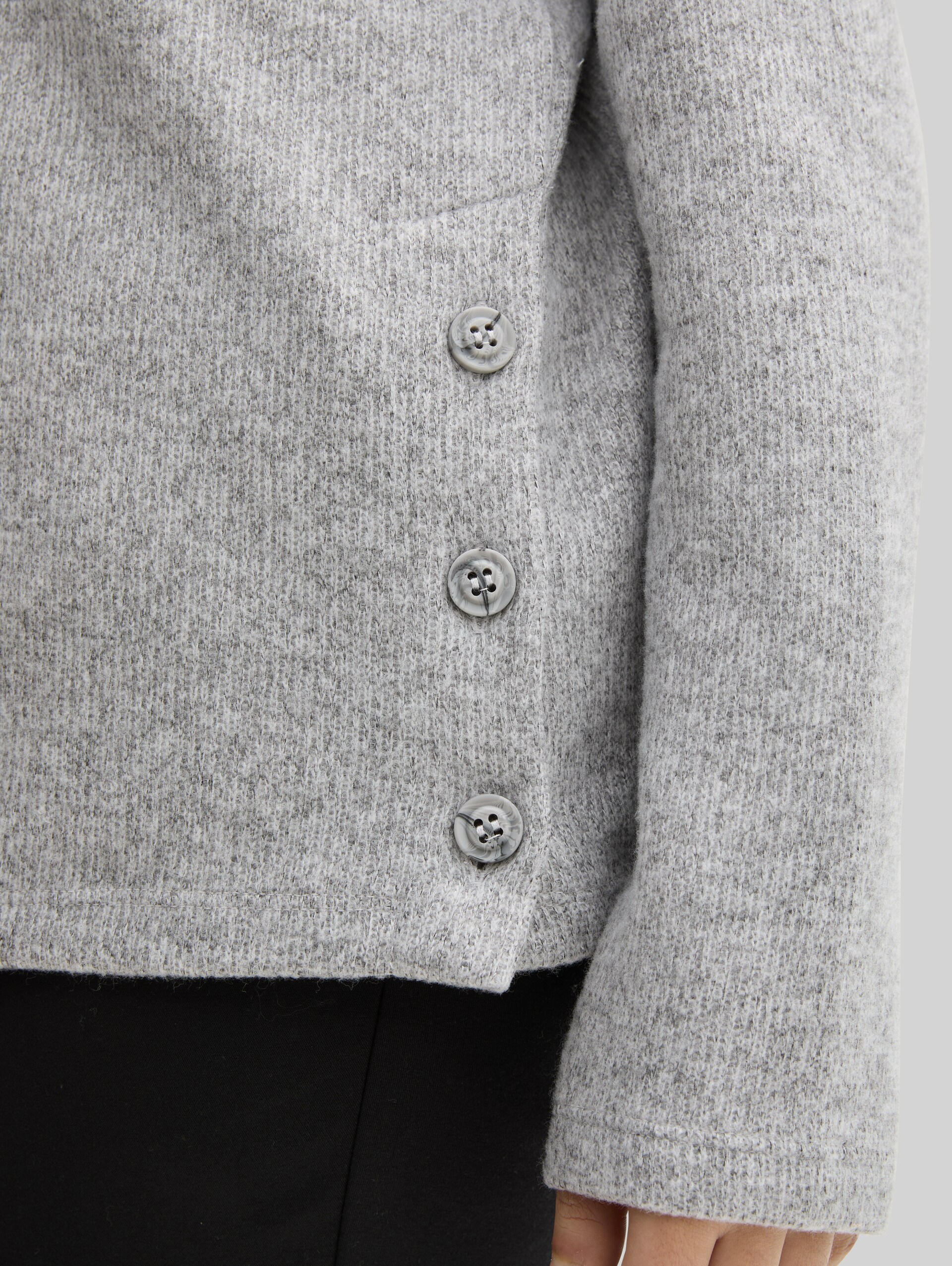Plus Size - Soft-Touch Sweatshirt mit Knopfdetails - medium silver grey melange - Detail-Model-Ansicht