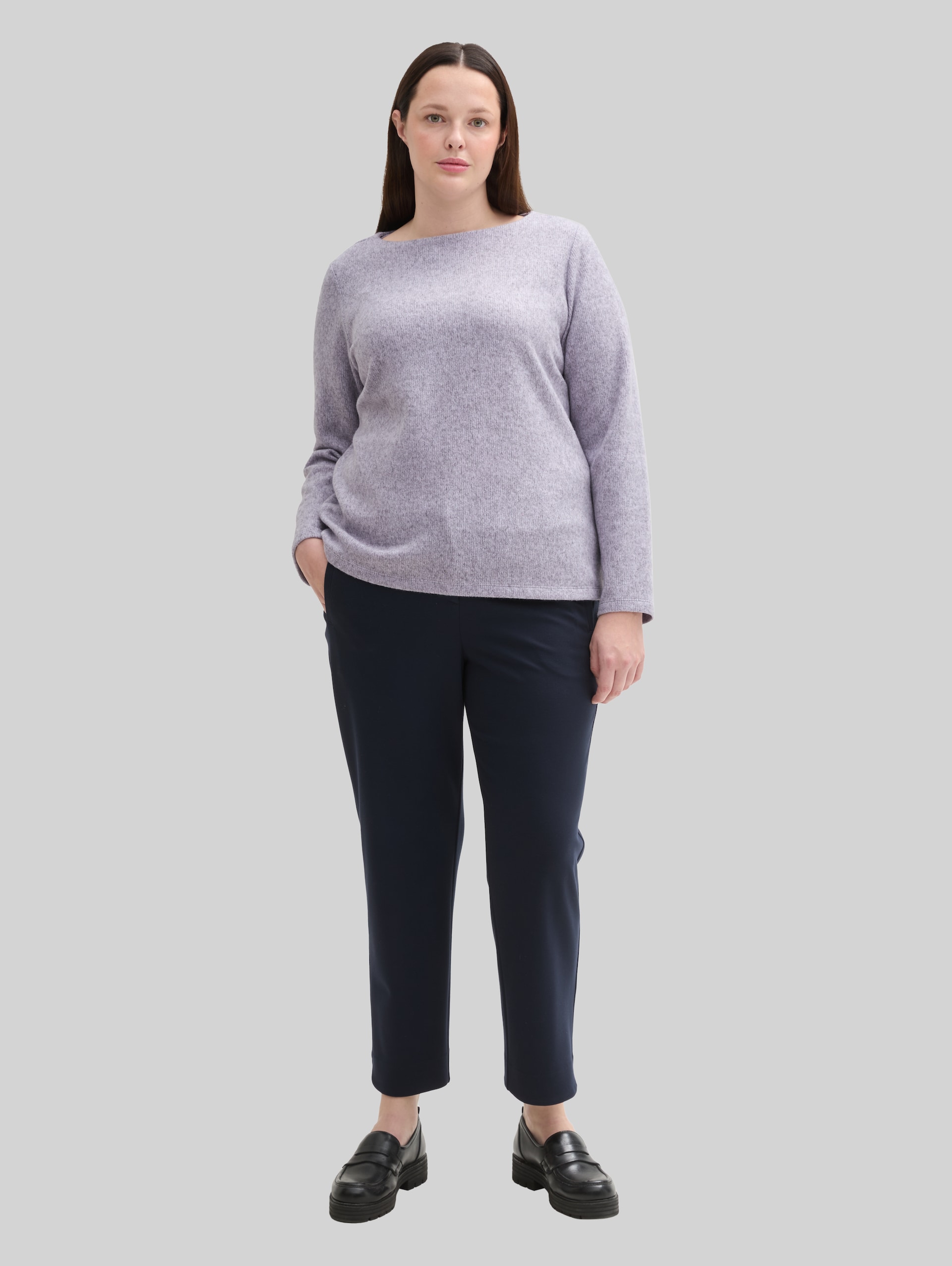 Plus Size - Soft-touch sweatshirt with button details - soft lavender melange - Model front view
