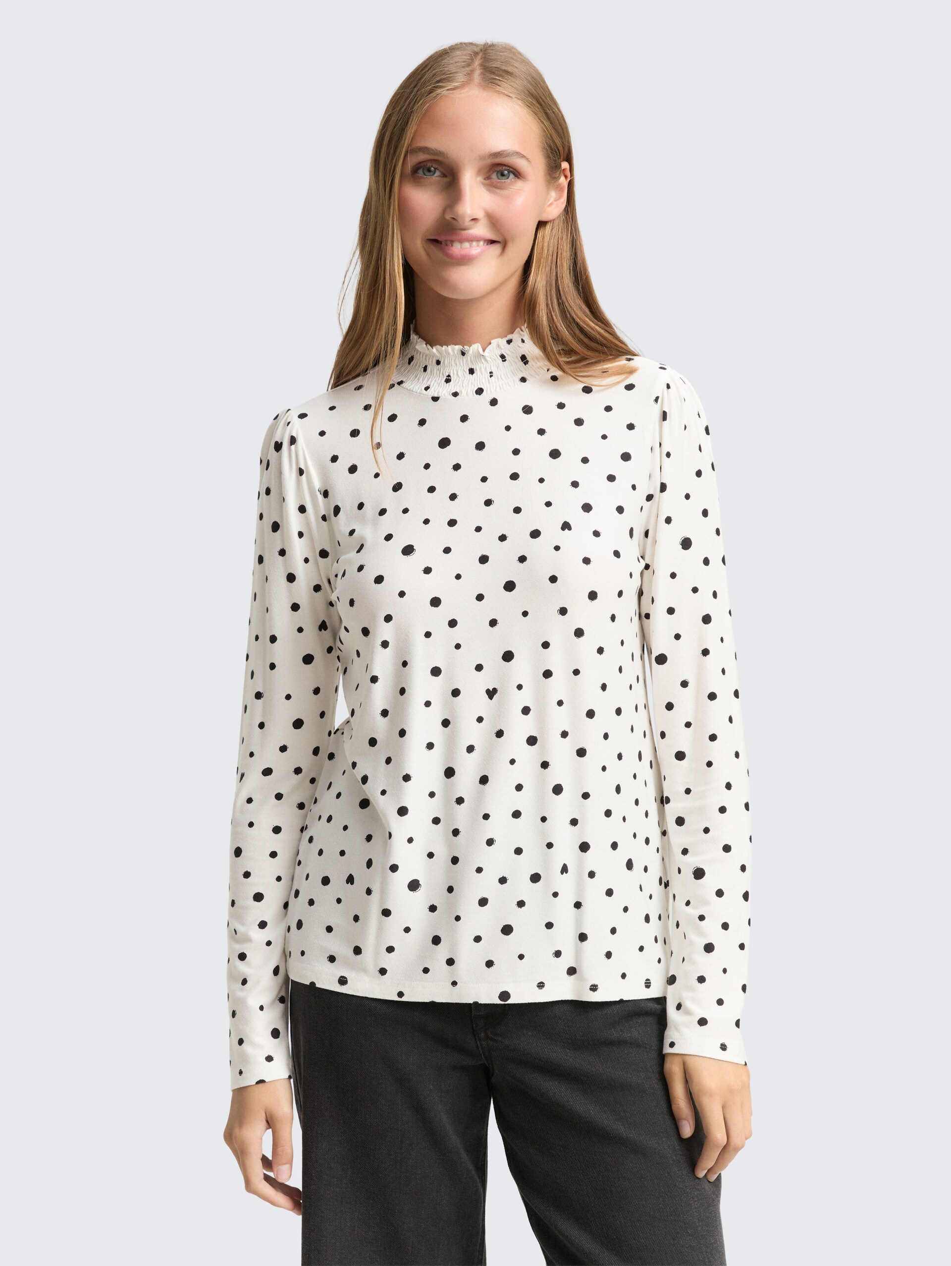 Shirt met lange mouwen met patroon - small offwhite black dot print - Nek model vooraanzicht
