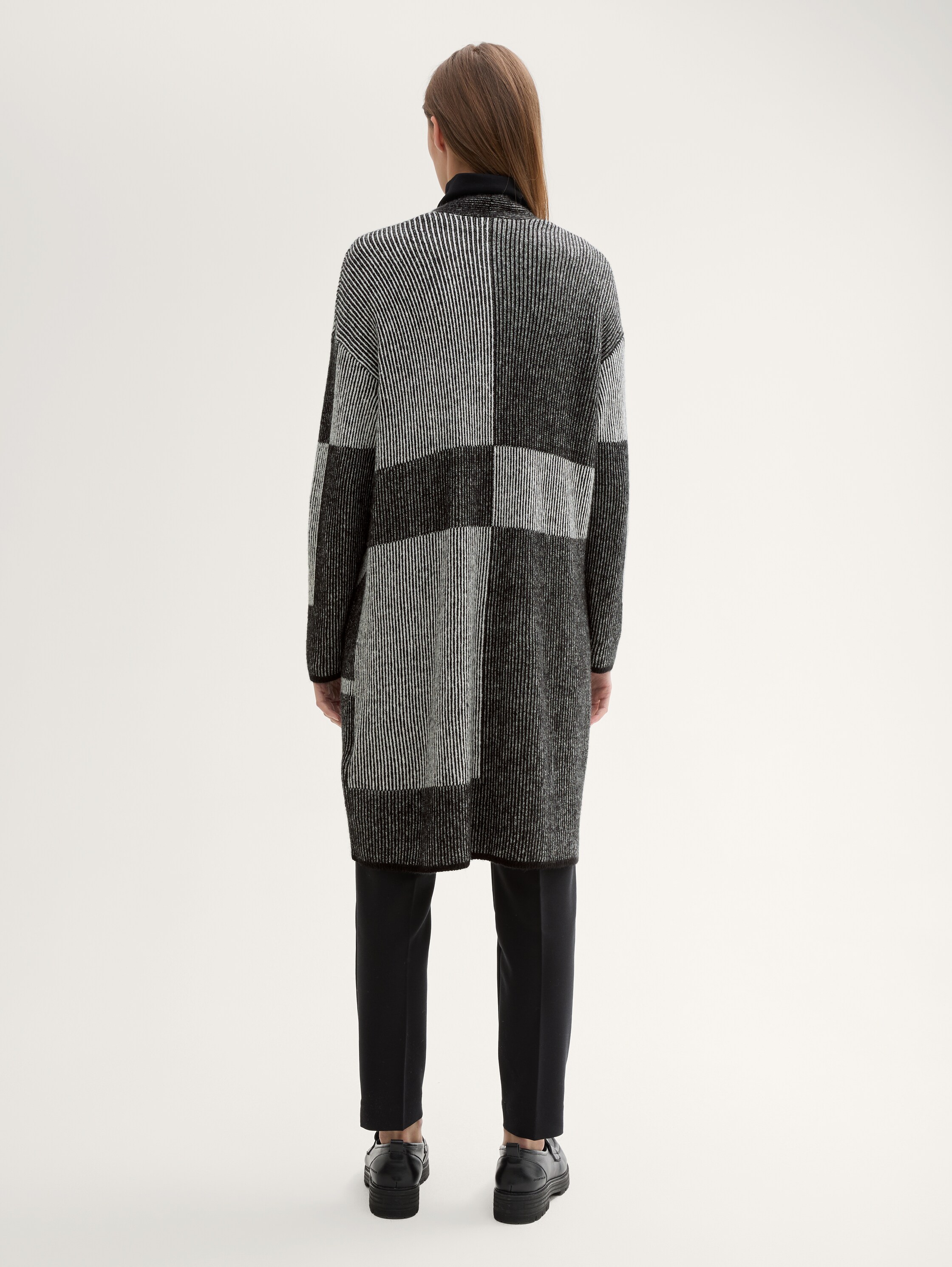 Longstyle Cardigan mit Muster - black_plaited_structure_knit - 