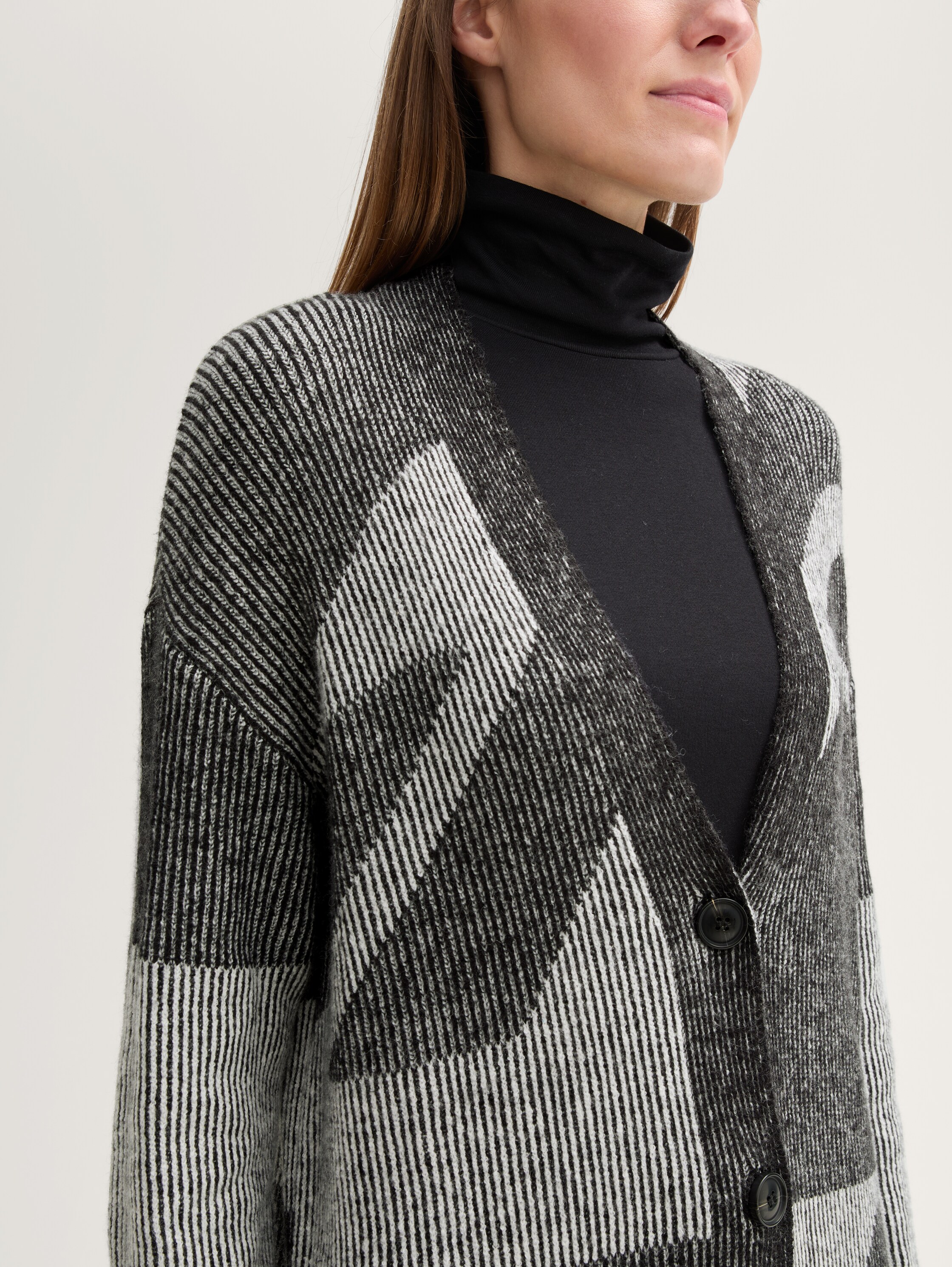 Longstyle Cardigan mit Muster - black_plaited_structure_knit - 