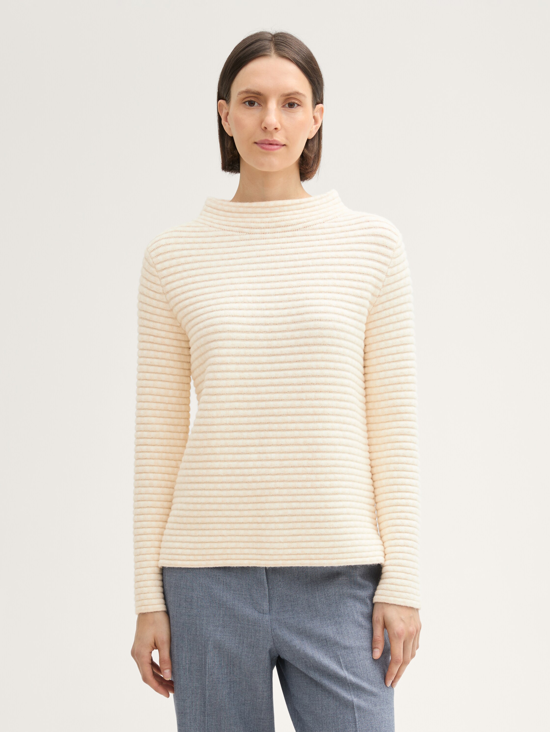 Strickpullover mit Stehkragen - white_doeskin_knit_structure - 