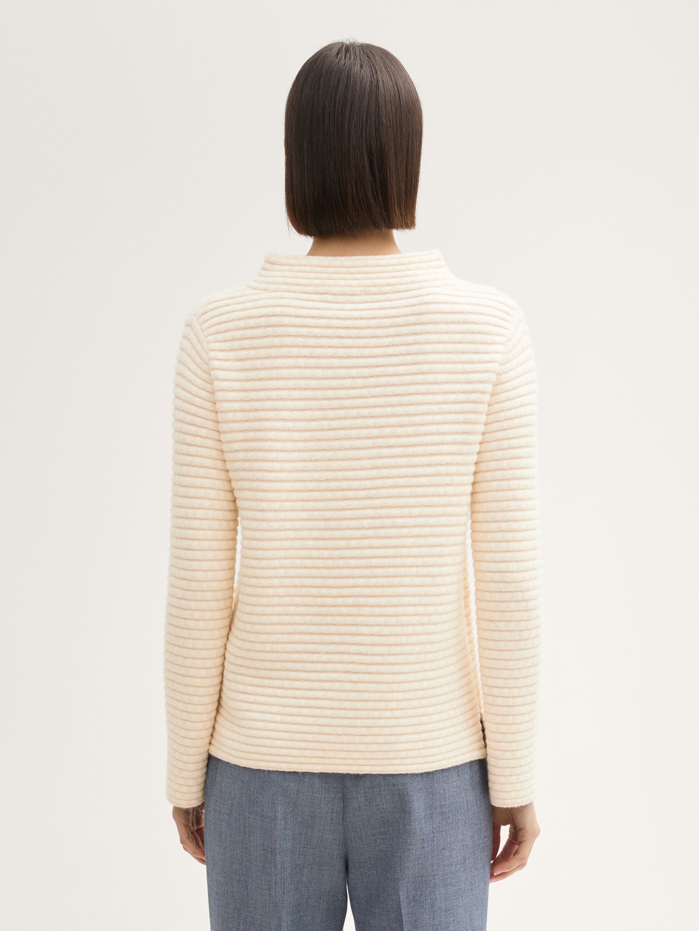 Strickpullover mit Stehkragen - white_doeskin_knit_structure - 